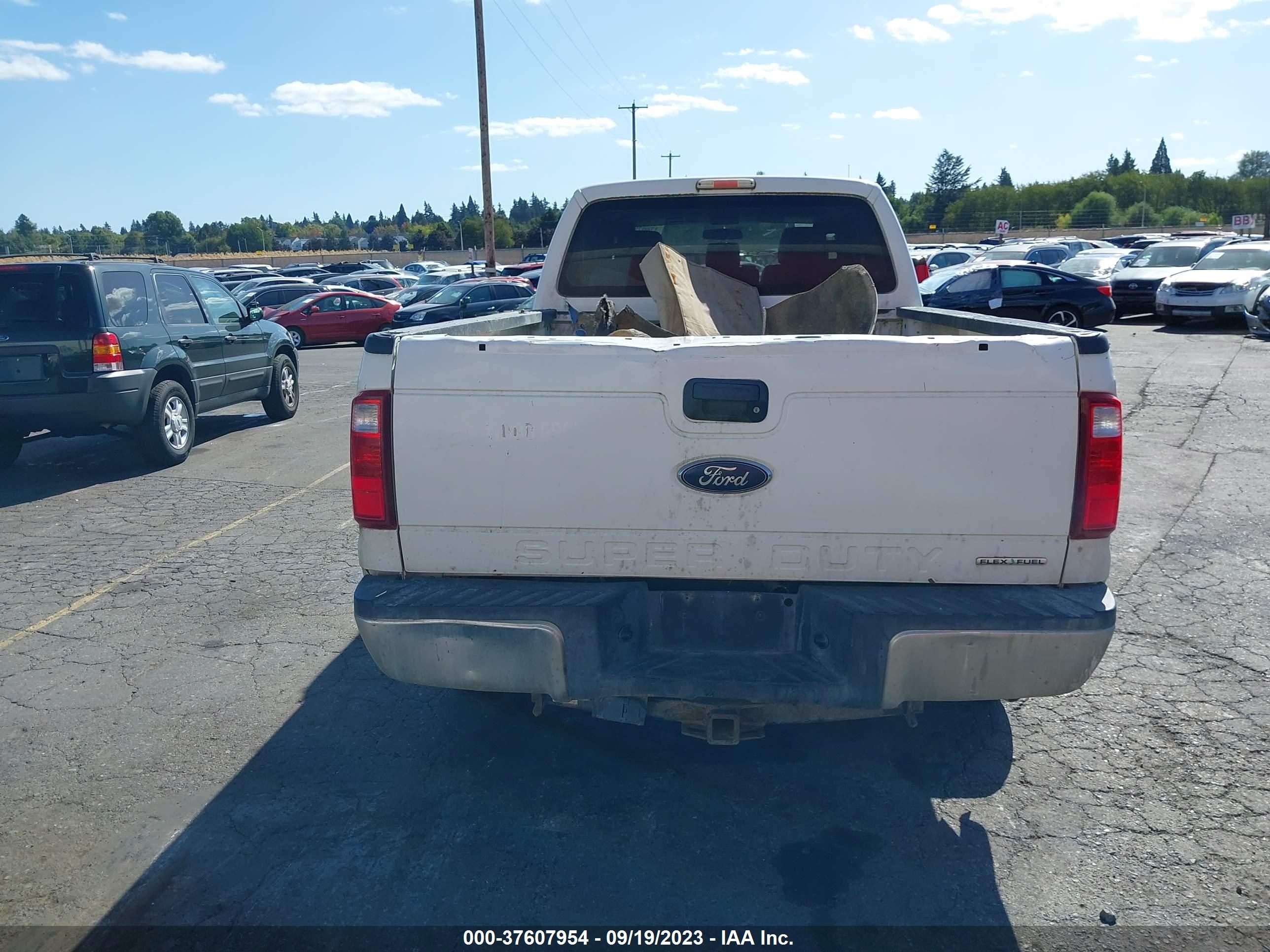 Photo 16 VIN: 1FT7X2B60EEB08149 - FORD F250 