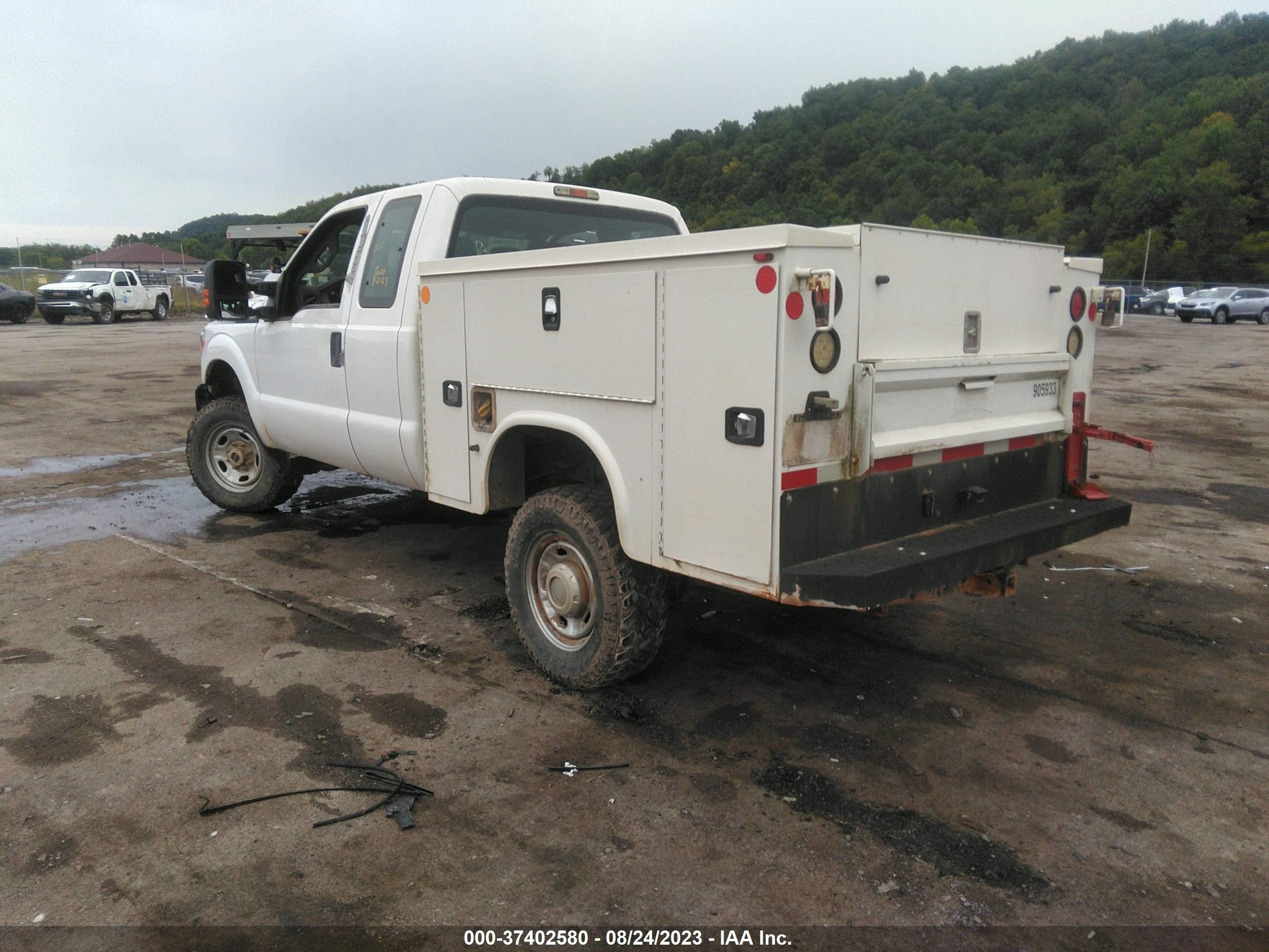 Photo 2 VIN: 1FT7X2B63EEB37113 - FORD F250 