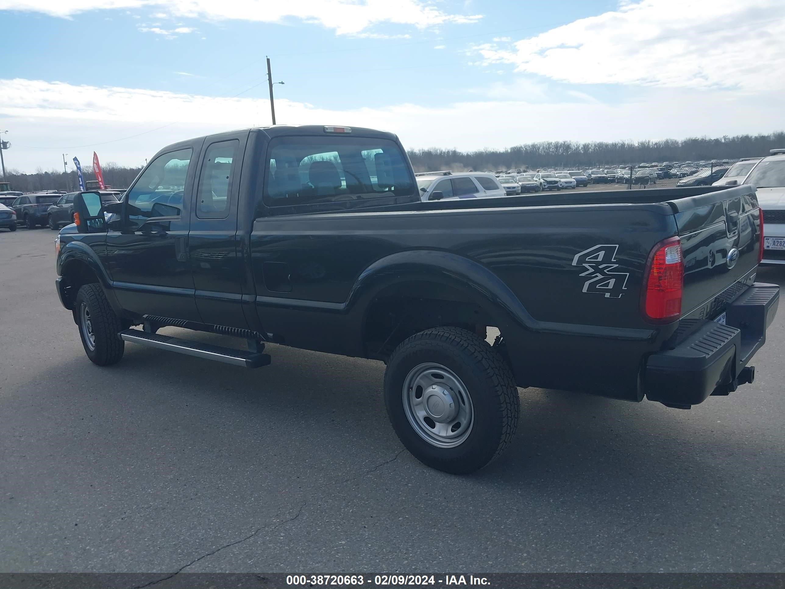 Photo 2 VIN: 1FT7X2B63FEB08096 - FORD F250 