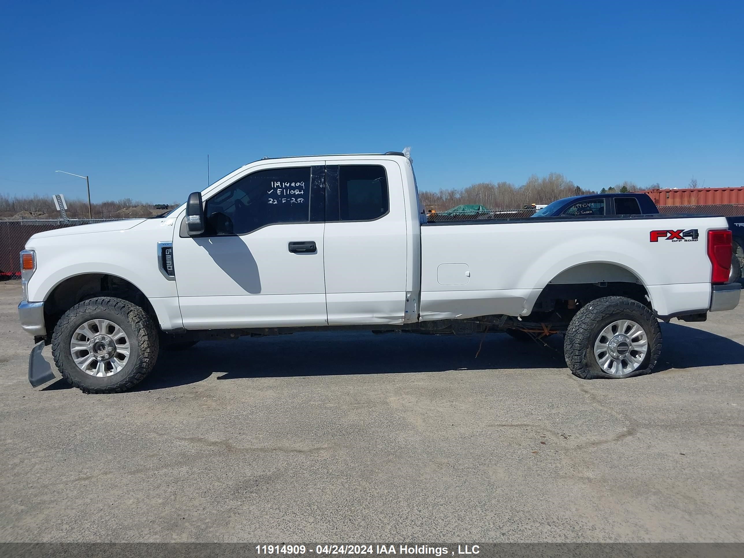 Photo 13 VIN: 1FT7X2B63NEE11054 - FORD F250 