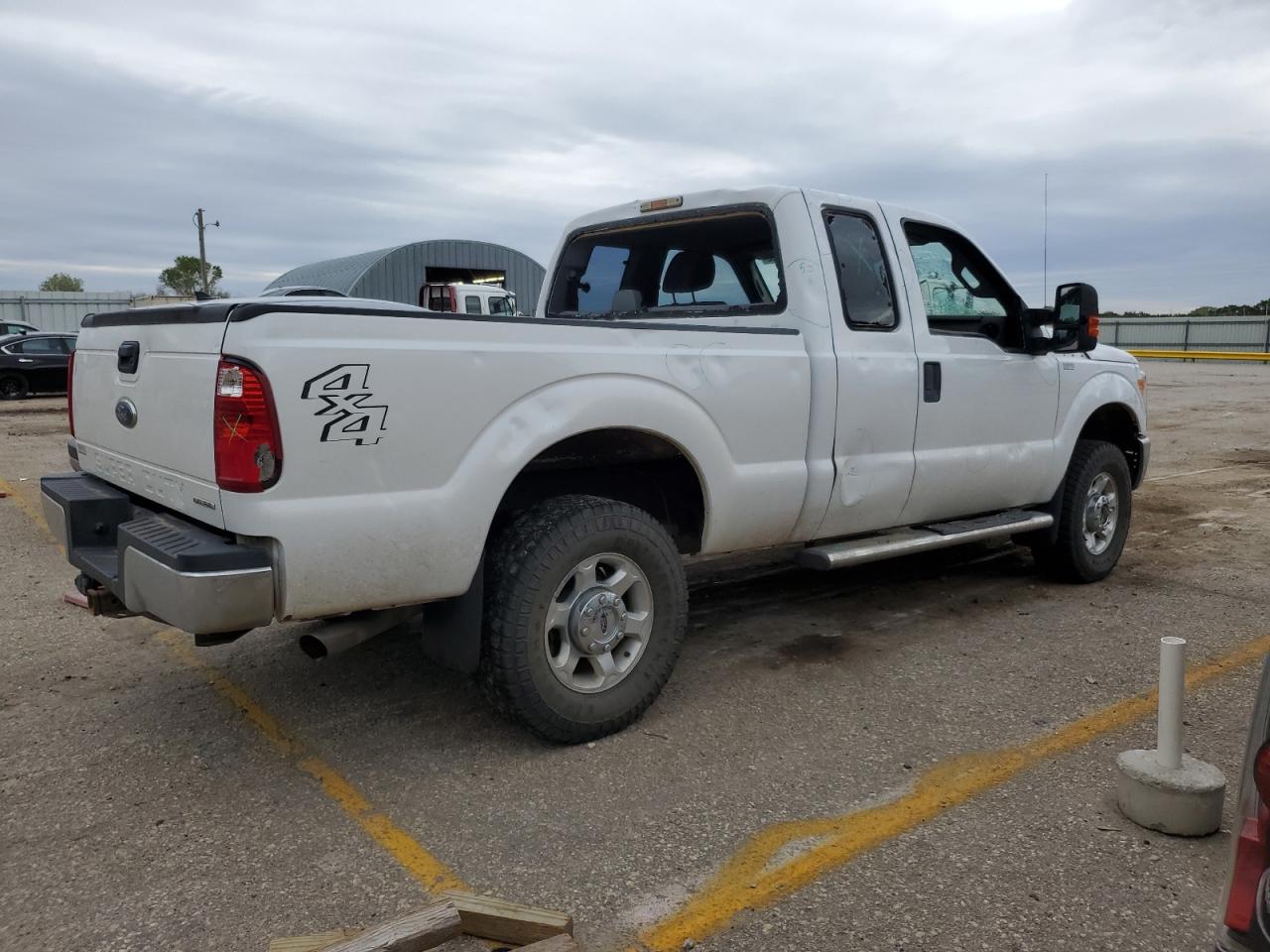 Photo 2 VIN: 1FT7X2B64FEC23841 - FORD F250 