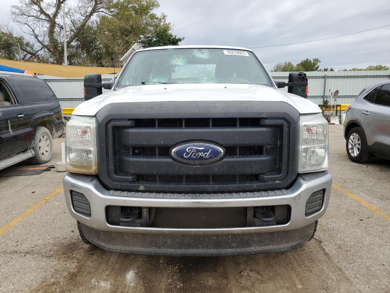 Photo 4 VIN: 1FT7X2B64FEC23841 - FORD F250 