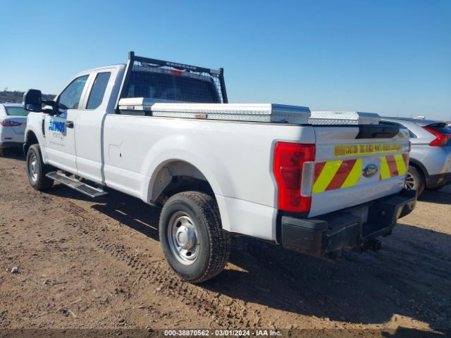 Photo 2 VIN: 1FT7X2B64JEC48103 - FORD F-250 