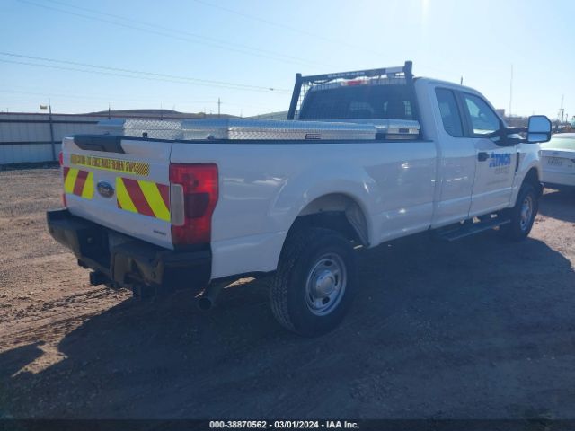 Photo 3 VIN: 1FT7X2B64JEC48103 - FORD F-250 