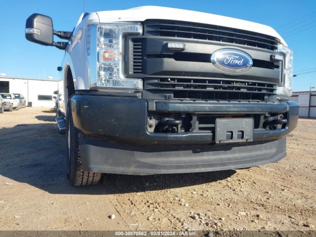 Photo 5 VIN: 1FT7X2B64JEC48103 - FORD F-250 