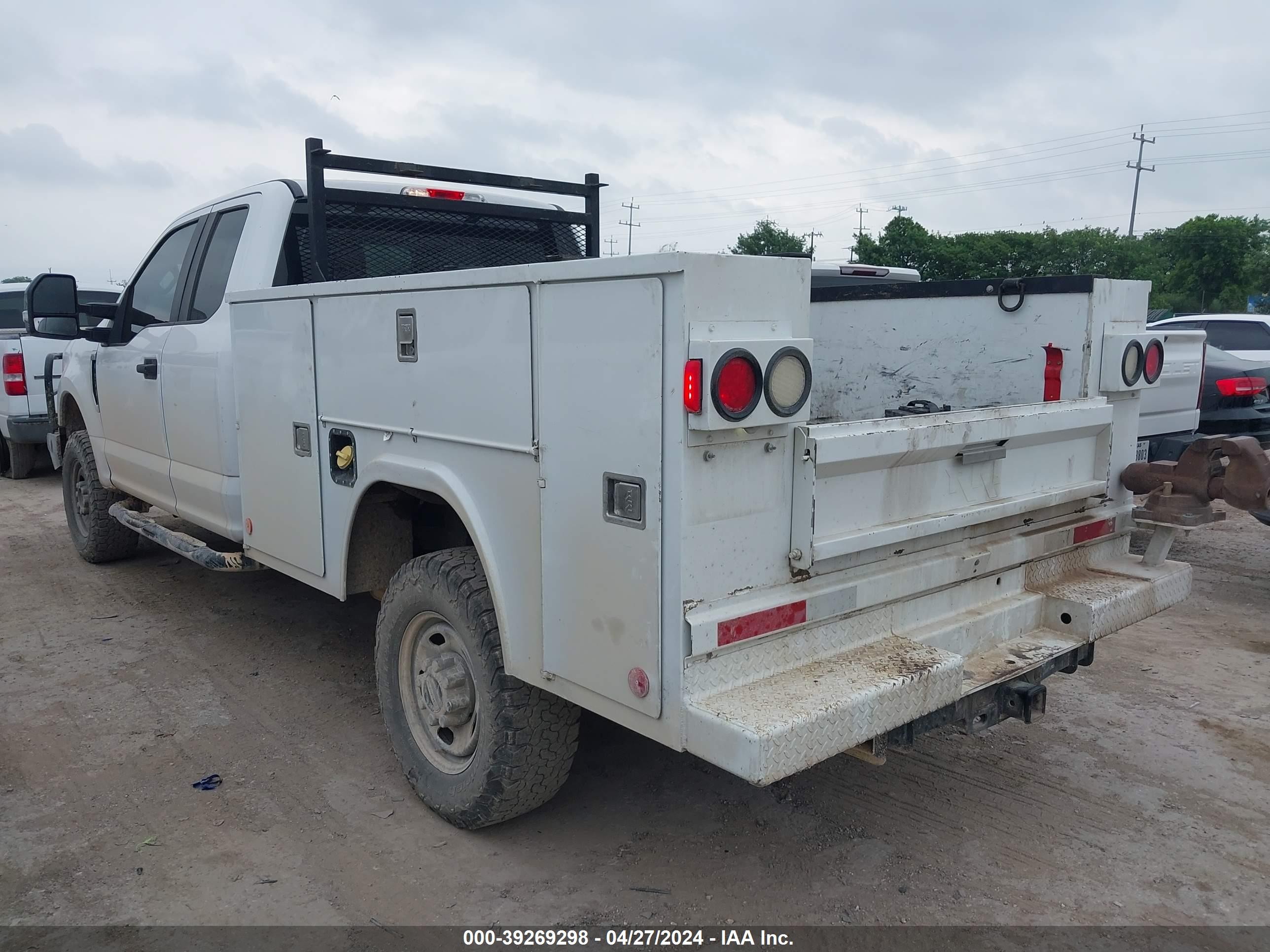 Photo 2 VIN: 1FT7X2B64JEC74829 - FORD F250 