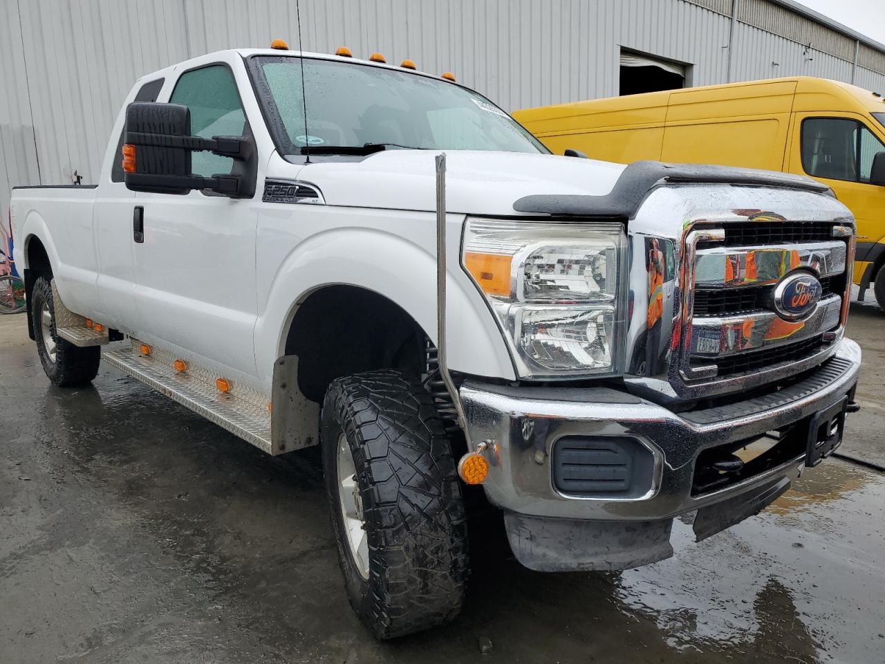 Photo 3 VIN: 1FT7X2B65CEA10103 - FORD F250 