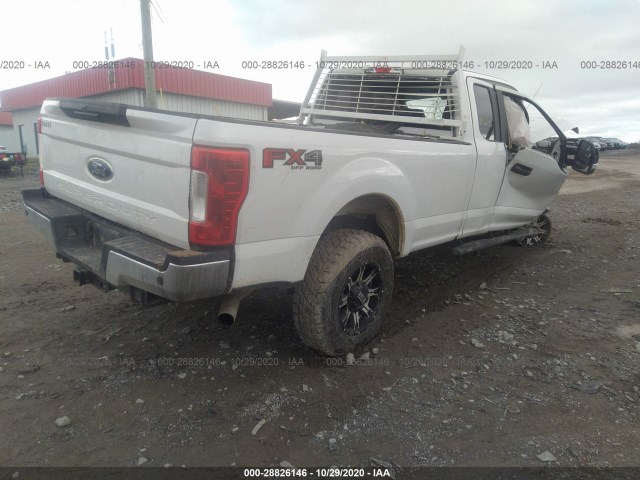 Photo 3 VIN: 1FT7X2B65JEC63189 - FORD SUPER DUTY F-250 SRW 