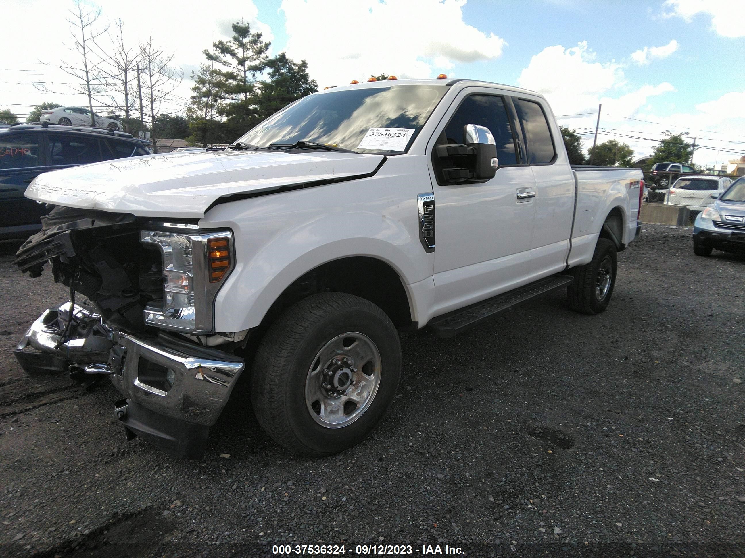 Photo 1 VIN: 1FT7X2B67JEB02343 - FORD F250 