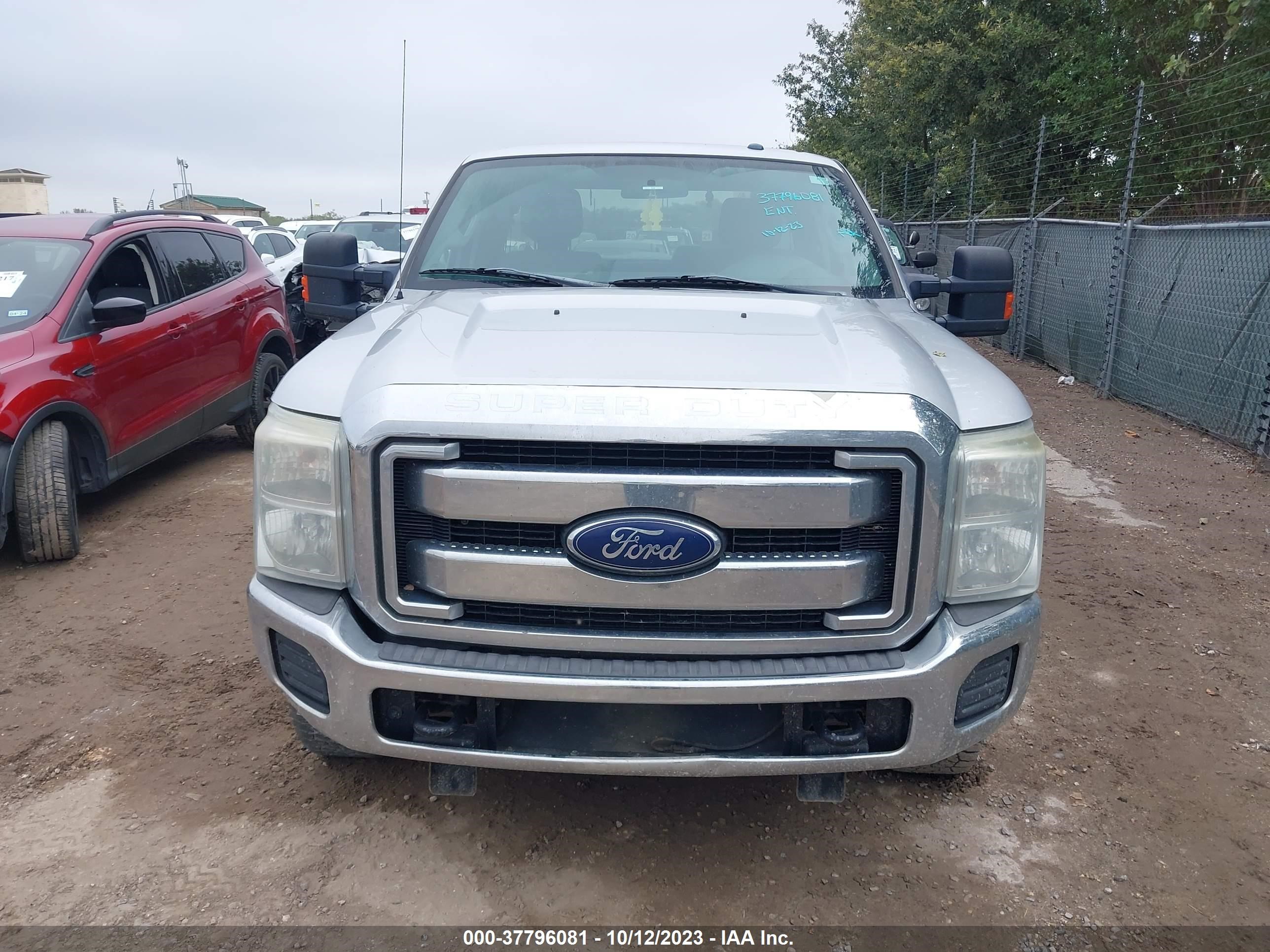 Photo 12 VIN: 1FT7X2B68DEA26958 - FORD F250 