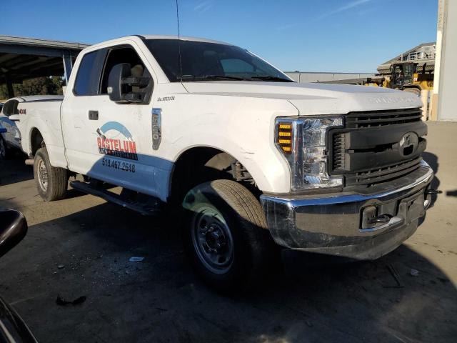 Photo 3 VIN: 1FT7X2B68JEB11763 - FORD F250 