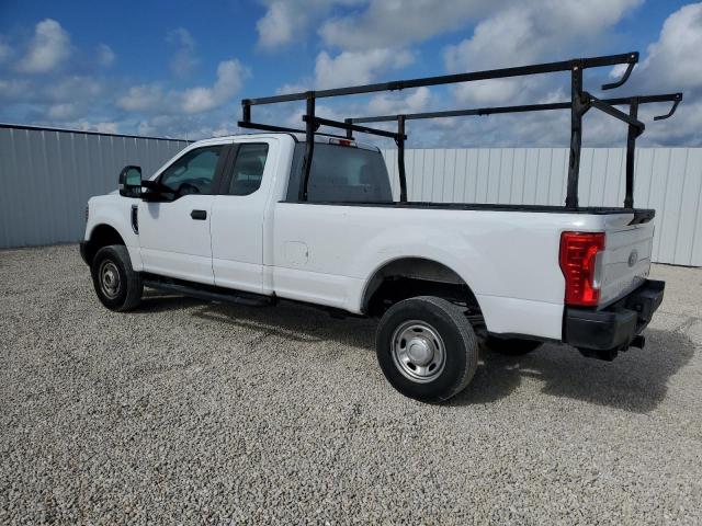 Photo 1 VIN: 1FT7X2B68JEB22469 - FORD F250 SUPER 