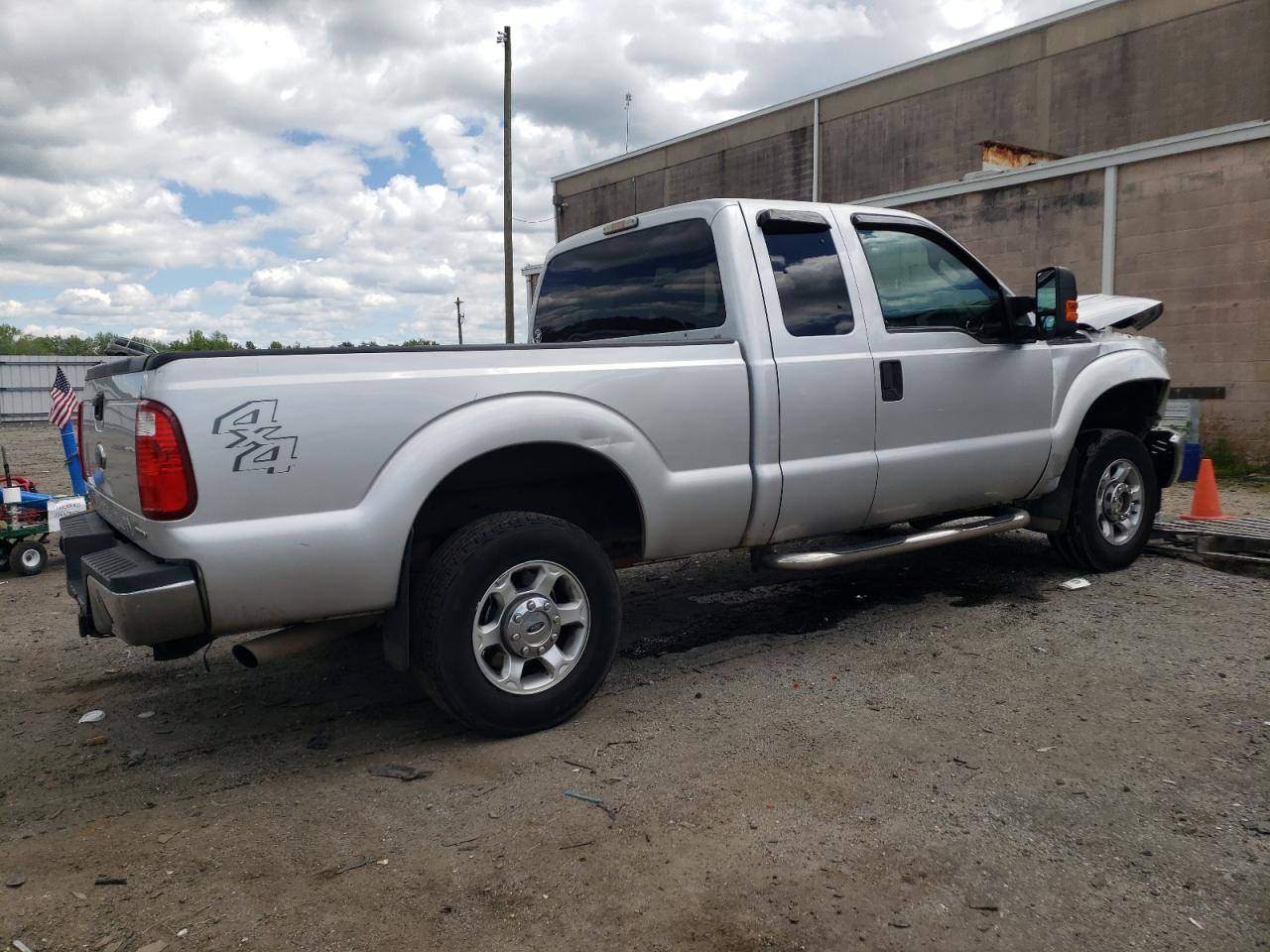 Photo 2 VIN: 1FT7X2B69DEA98638 - FORD F250 