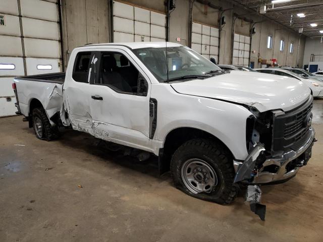 Photo 3 VIN: 1FT7X2BA0PED39575 - FORD F250 