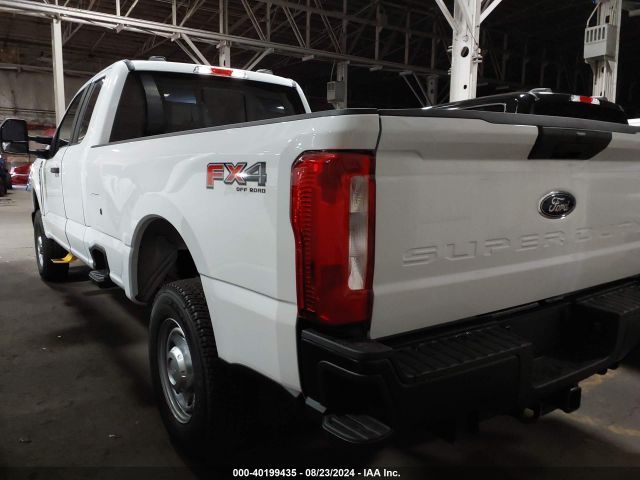 Photo 2 VIN: 1FT7X2BA0REE70587 - FORD F-250 