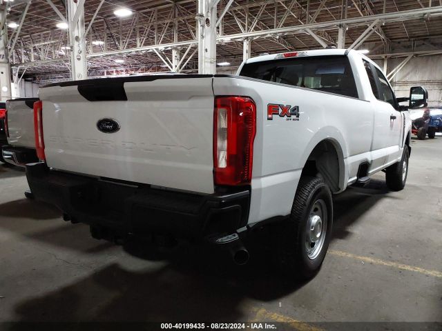 Photo 3 VIN: 1FT7X2BA0REE70587 - FORD F-250 