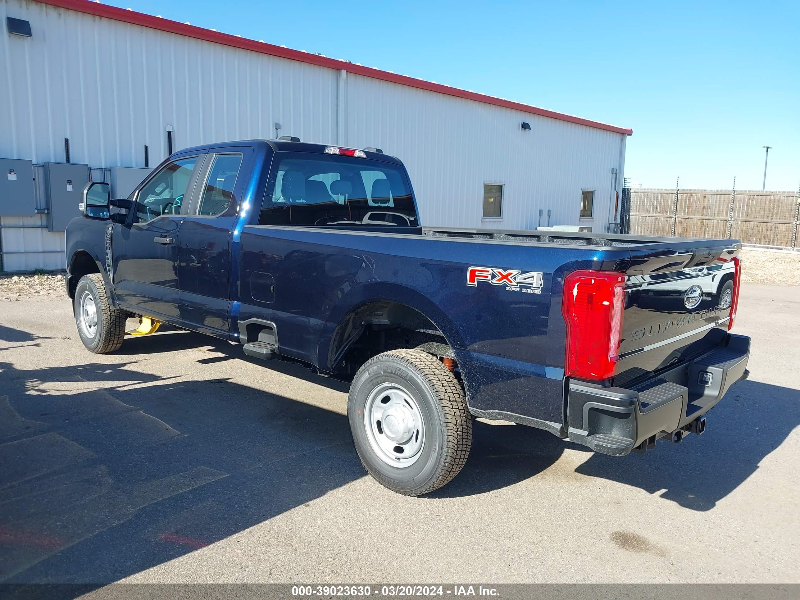 Photo 2 VIN: 1FT7X2BA5RED36609 - FORD F250 