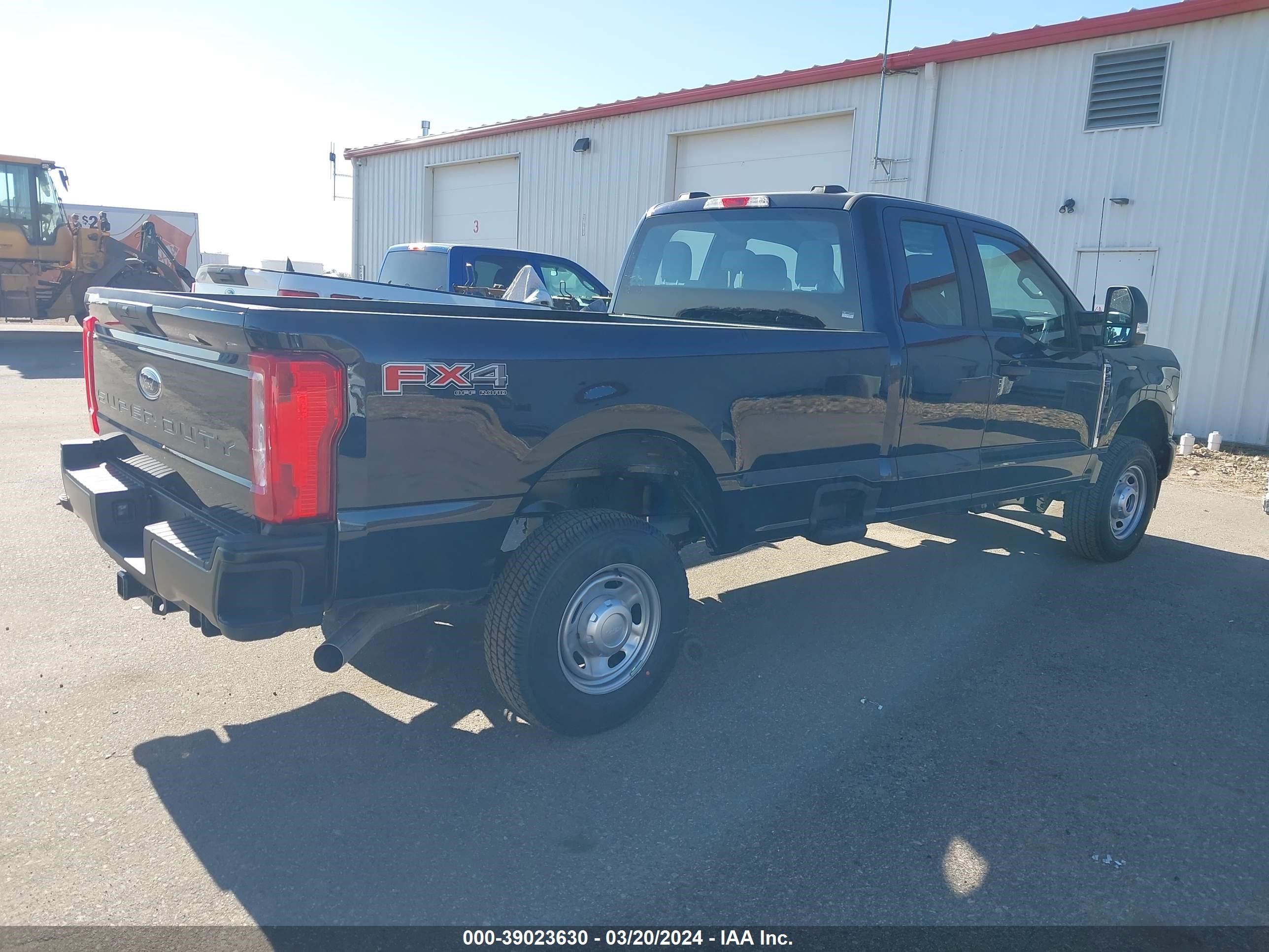 Photo 3 VIN: 1FT7X2BA5RED36609 - FORD F250 