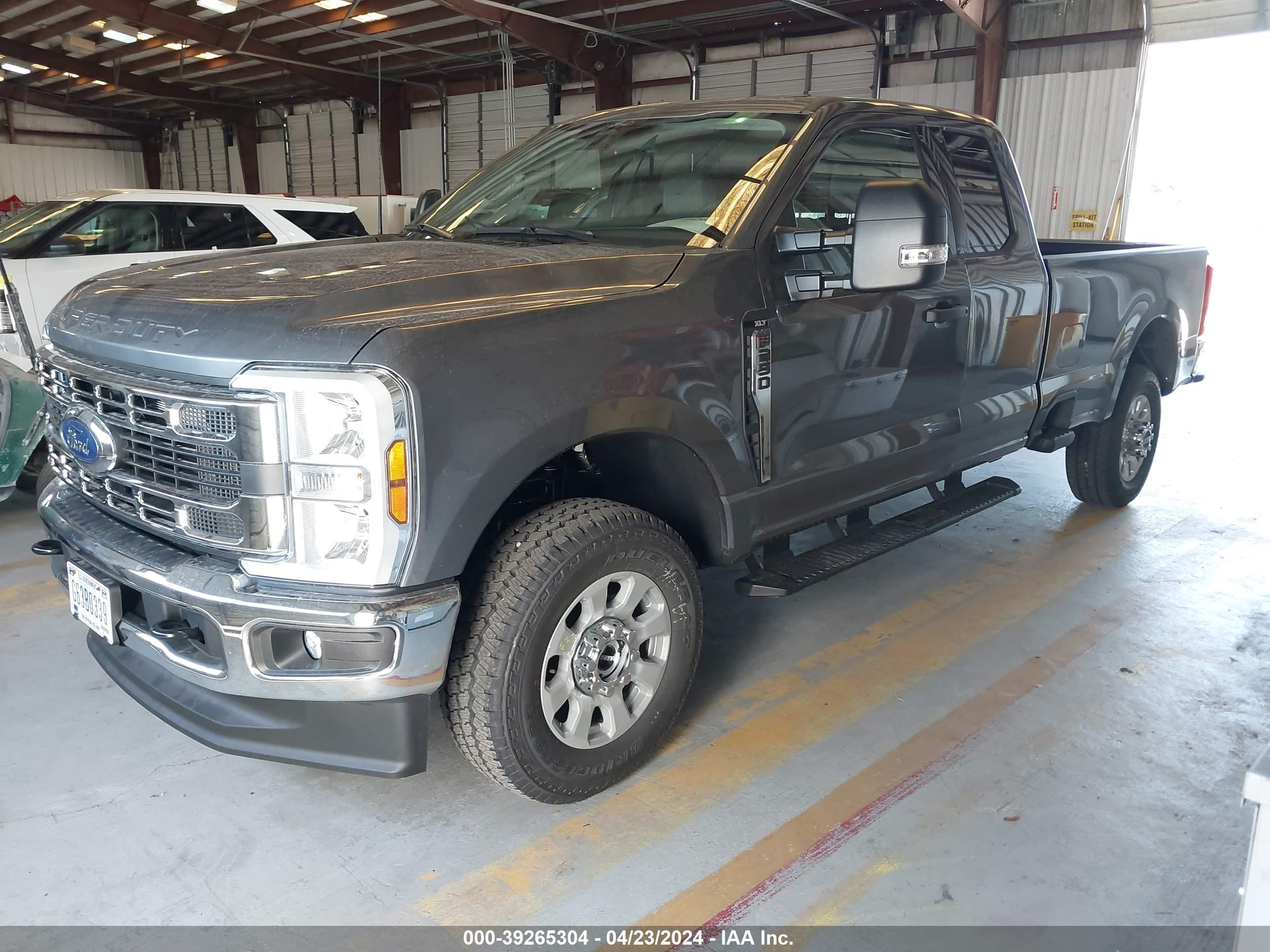 Photo 1 VIN: 1FT7X2BN6RED33530 - FORD F250 