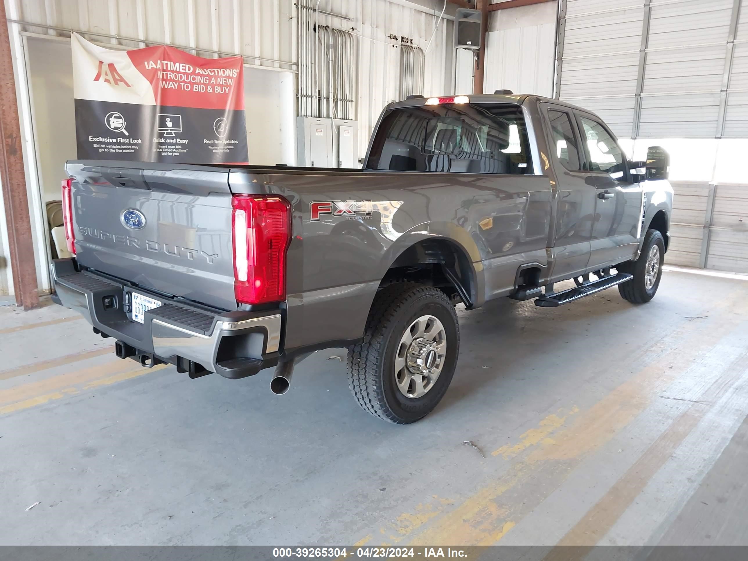 Photo 3 VIN: 1FT7X2BN6RED33530 - FORD F250 