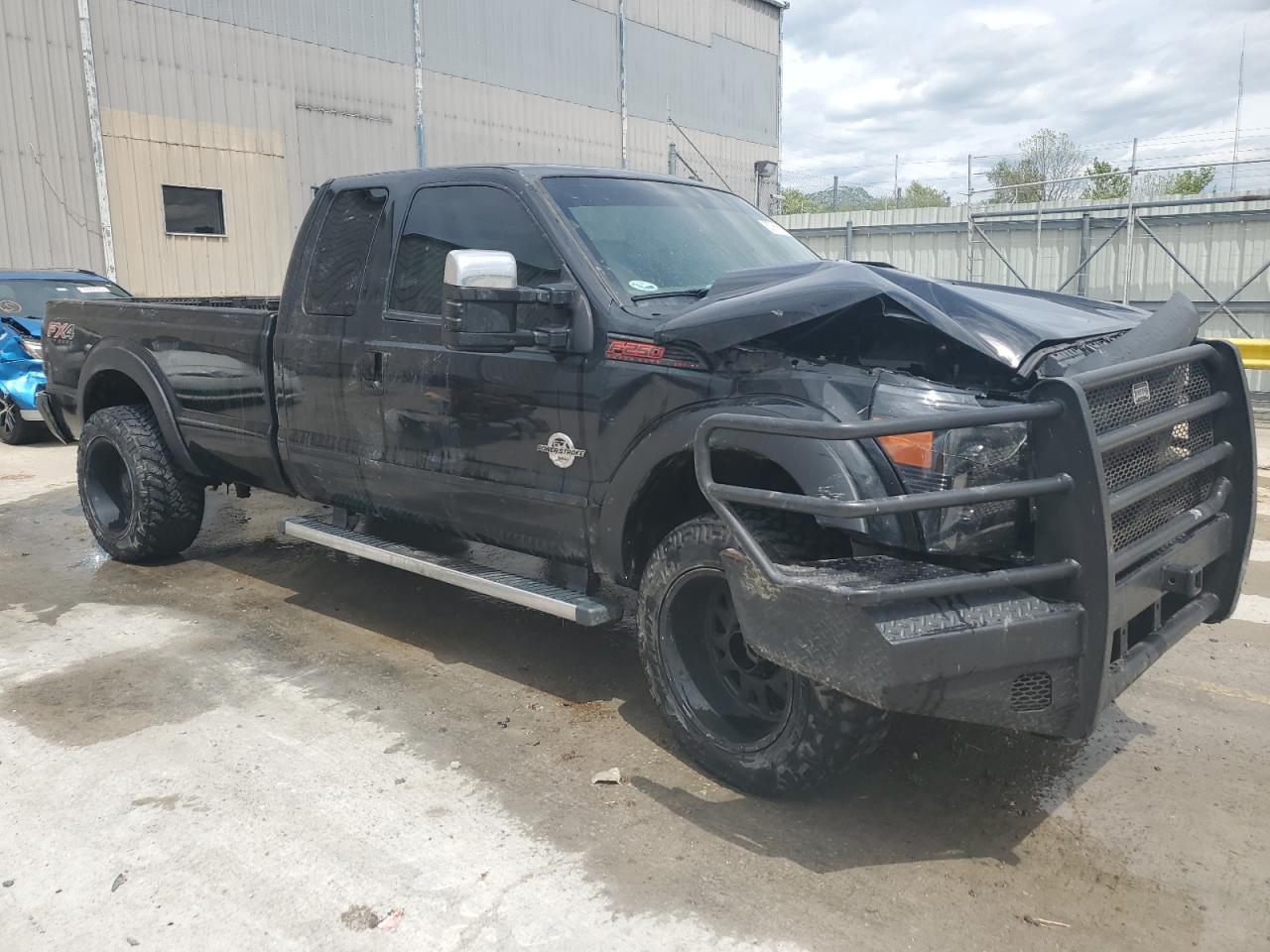 Photo 3 VIN: 1FT7X2BT0CEB56625 - FORD F250 