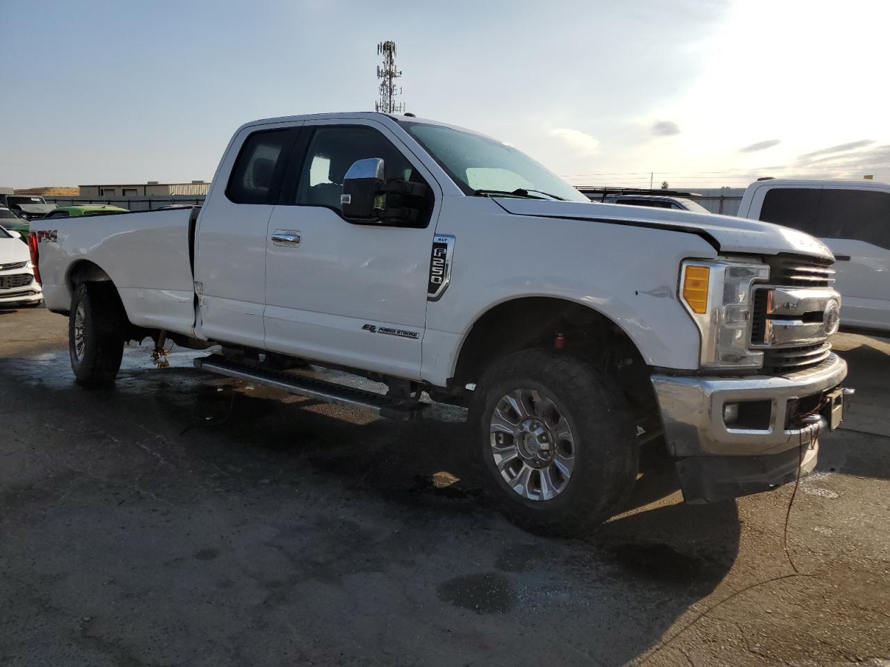 Photo 3 VIN: 1FT7X2BT1HEF16878 - FORD F250 