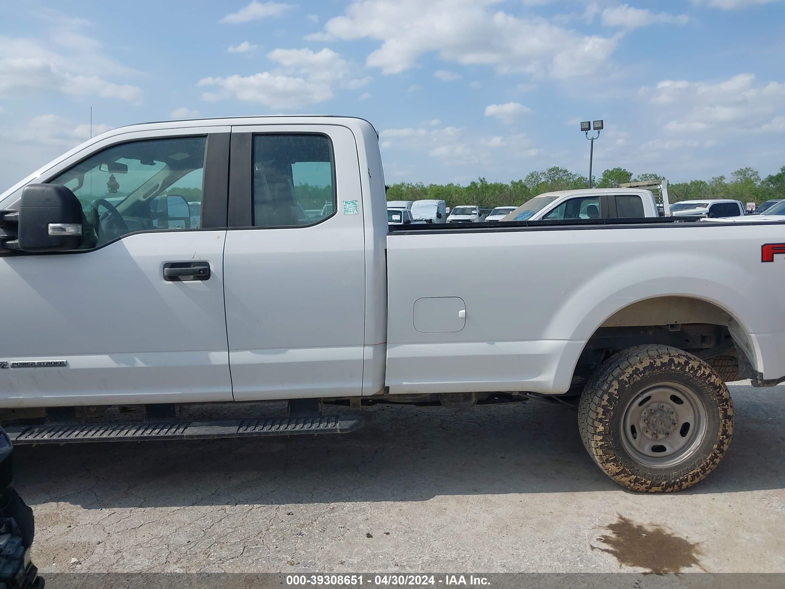 Photo 13 VIN: 1FT7X2BT2HED66487 - FORD F250 