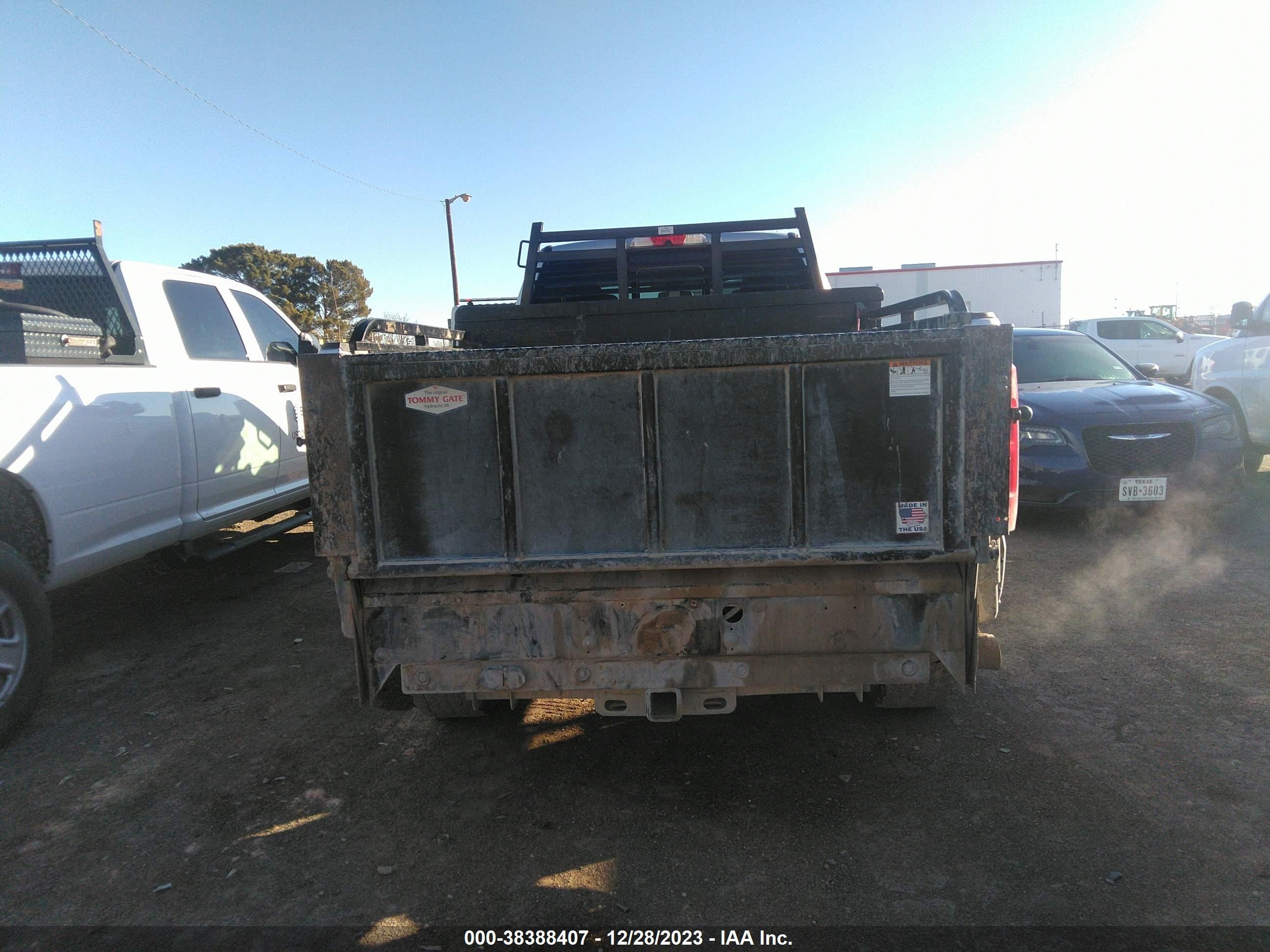 Photo 15 VIN: 1FT7X2BT4JEB87695 - FORD F250 