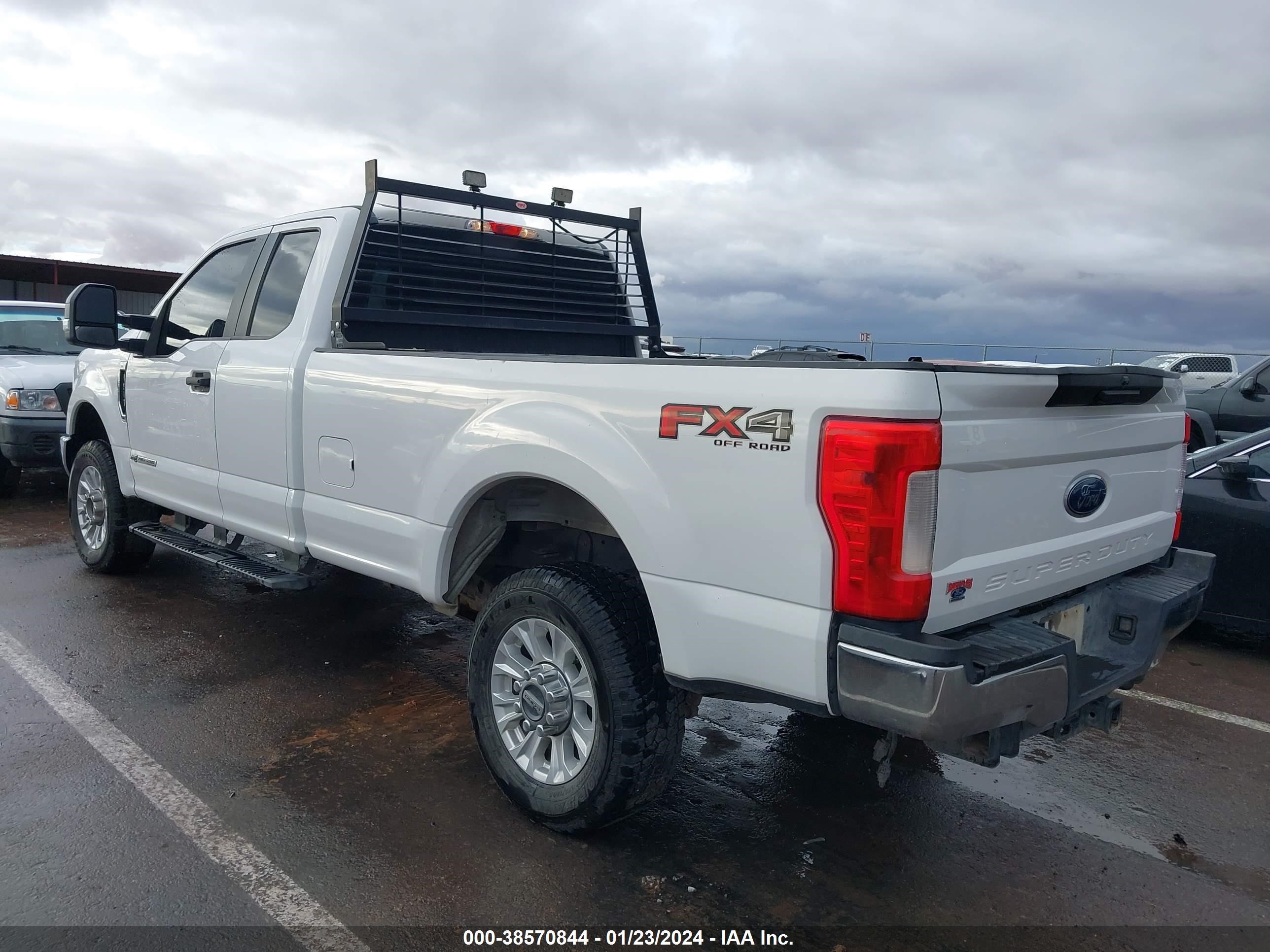 Photo 2 VIN: 1FT7X2BT4KEG54907 - FORD F250 