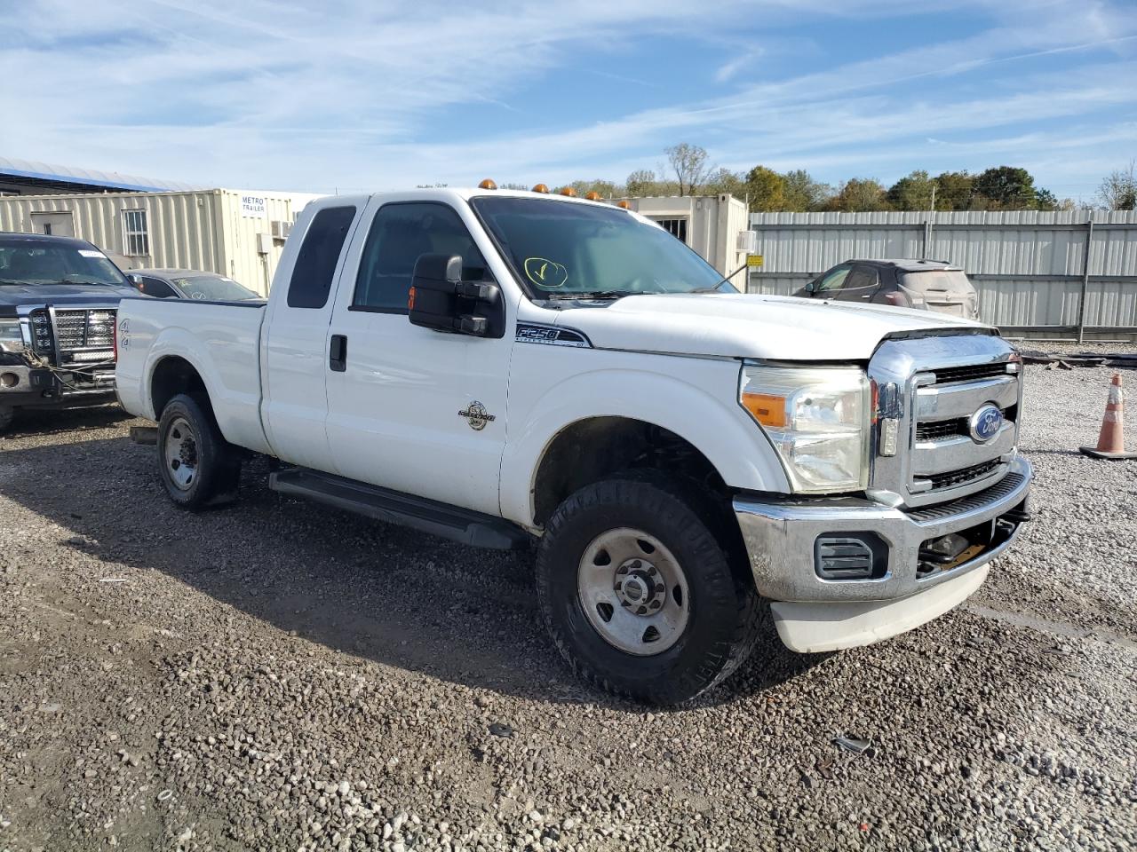 Photo 3 VIN: 1FT7X2BT6BEC26059 - FORD F250 