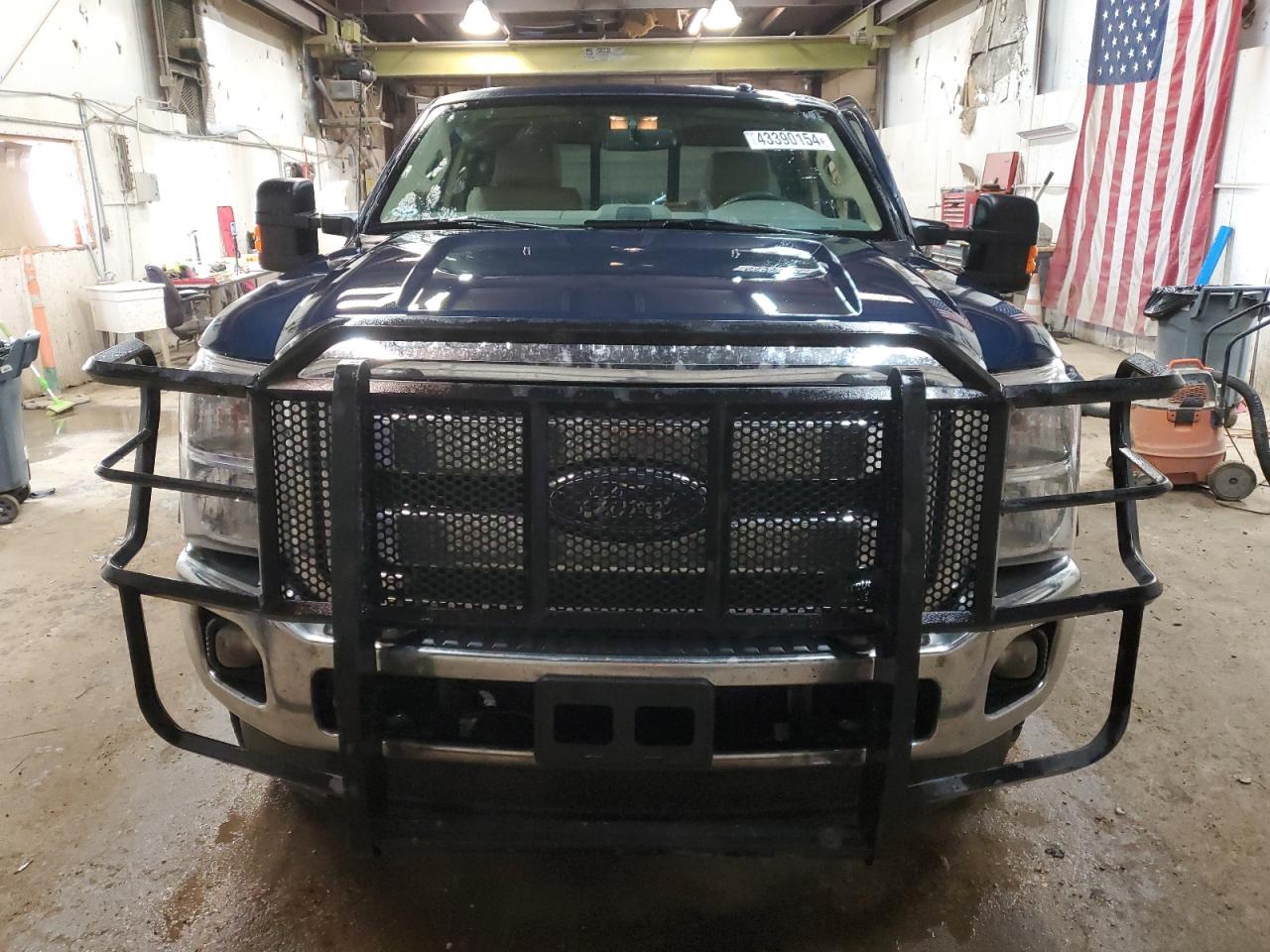 Photo 4 VIN: 1FT7X2BT6FEC24009 - FORD F250 