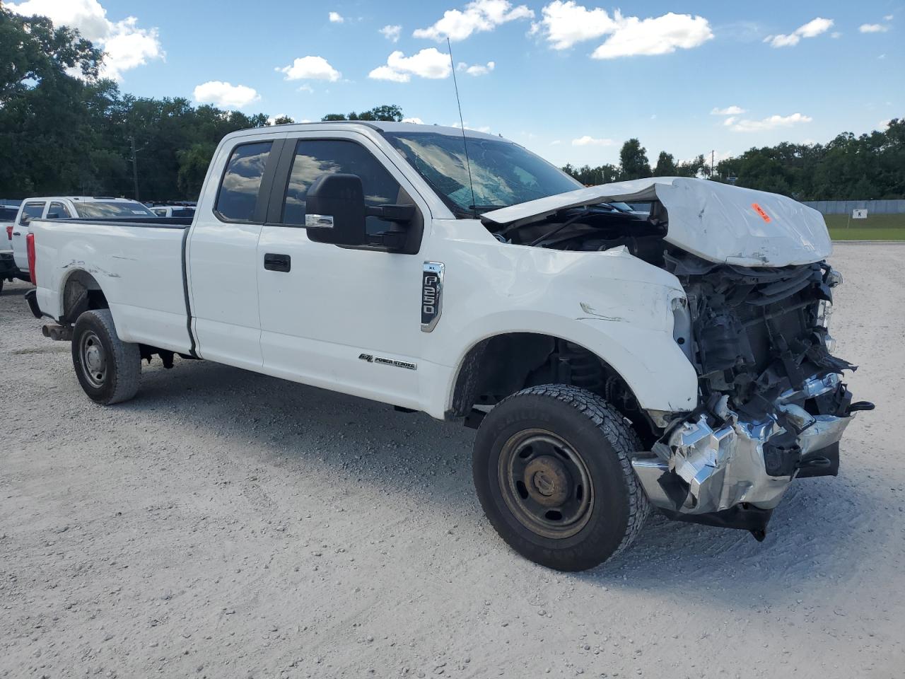 Photo 3 VIN: 1FT7X2BT7HEC66742 - FORD F250 