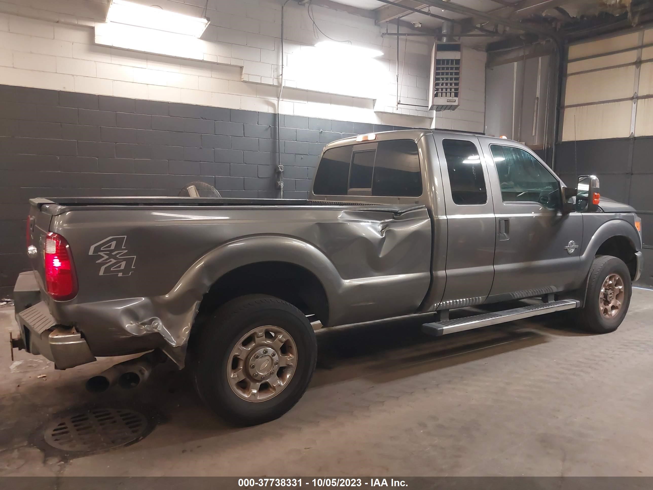 Photo 5 VIN: 1FT7X2BT8DEB06878 - FORD F250 