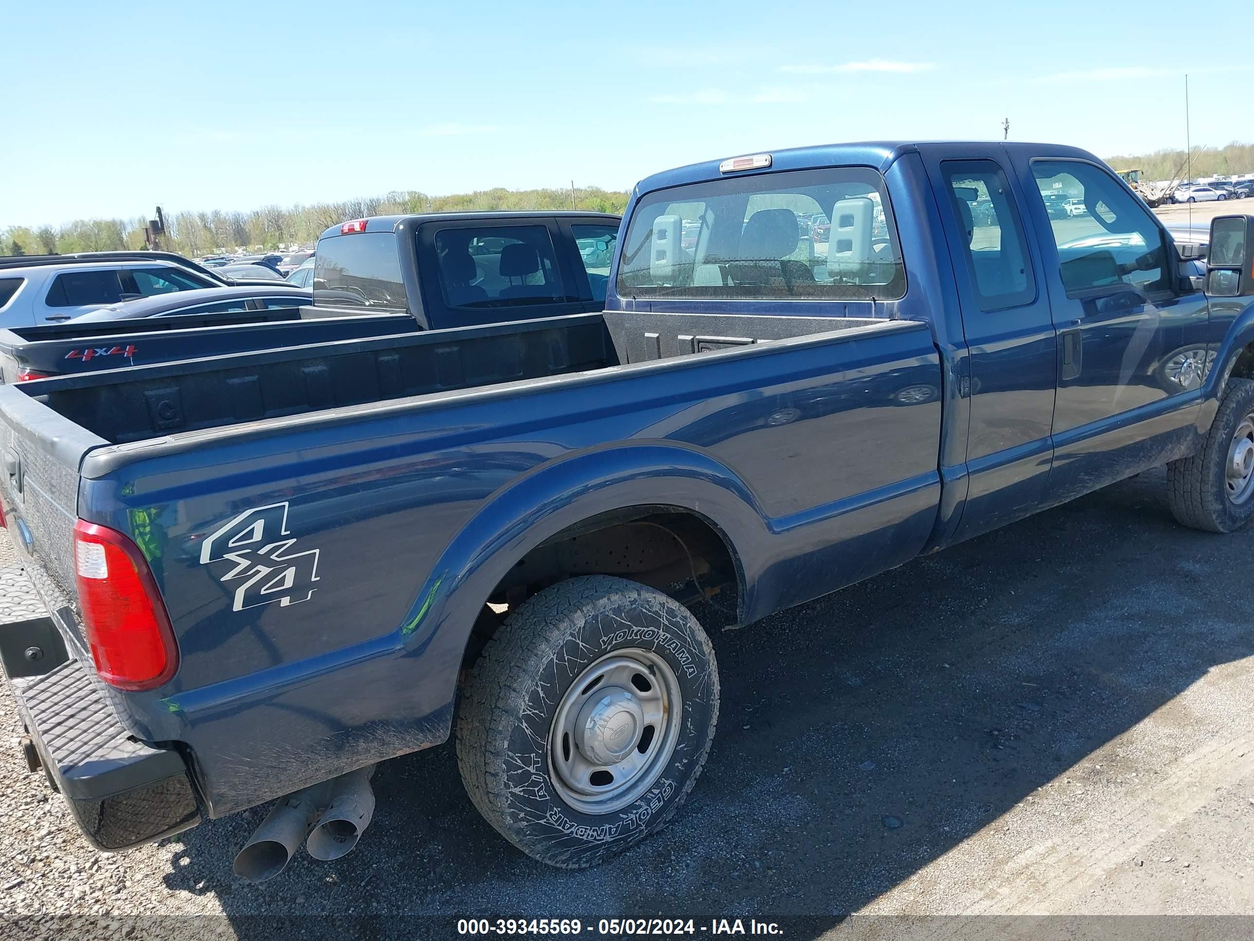 Photo 3 VIN: 1FT7X2BT8FED59797 - FORD F250 