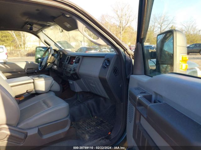 Photo 4 VIN: 1FT7X3B67BEB45913 - FORD F-350 