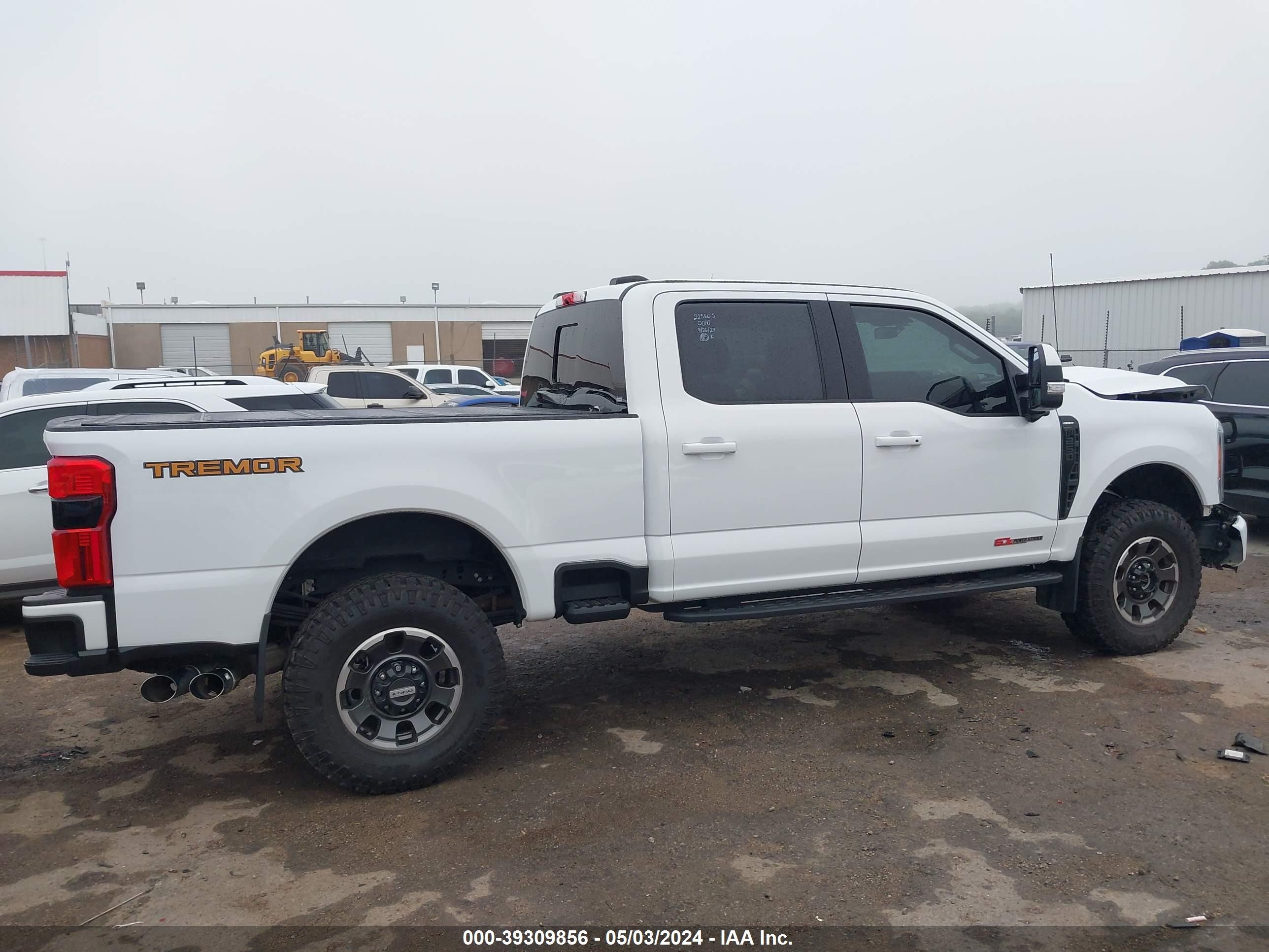 Photo 12 VIN: 1FT8W2BM3PED52211 - FORD F250 