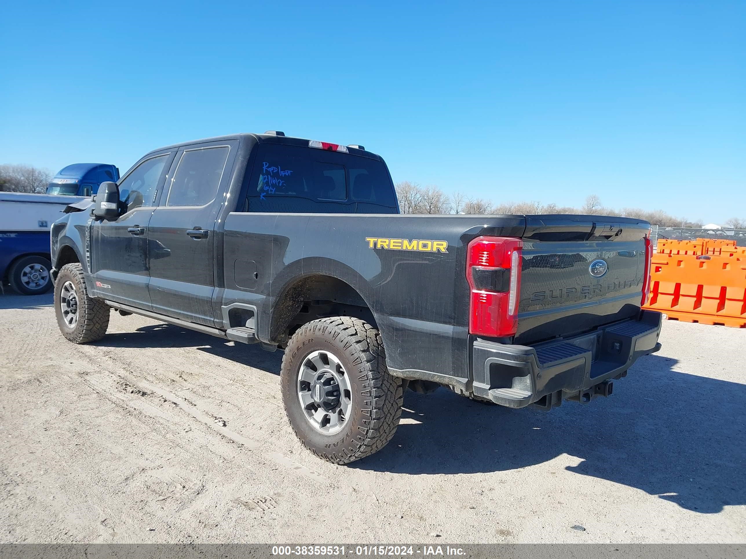 Photo 2 VIN: 1FT8W2BM4PEC12815 - FORD F250 