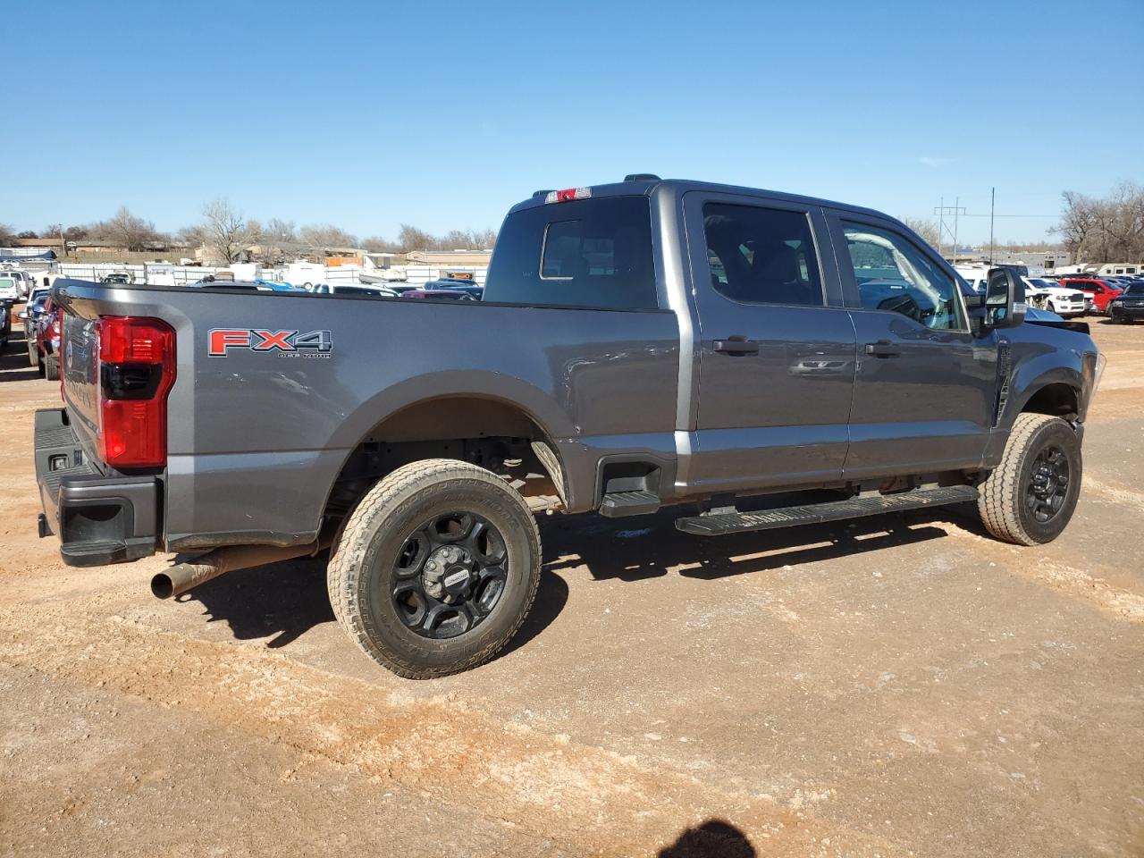 Photo 2 VIN: 1FT8W2BNXPED08795 - FORD F250 