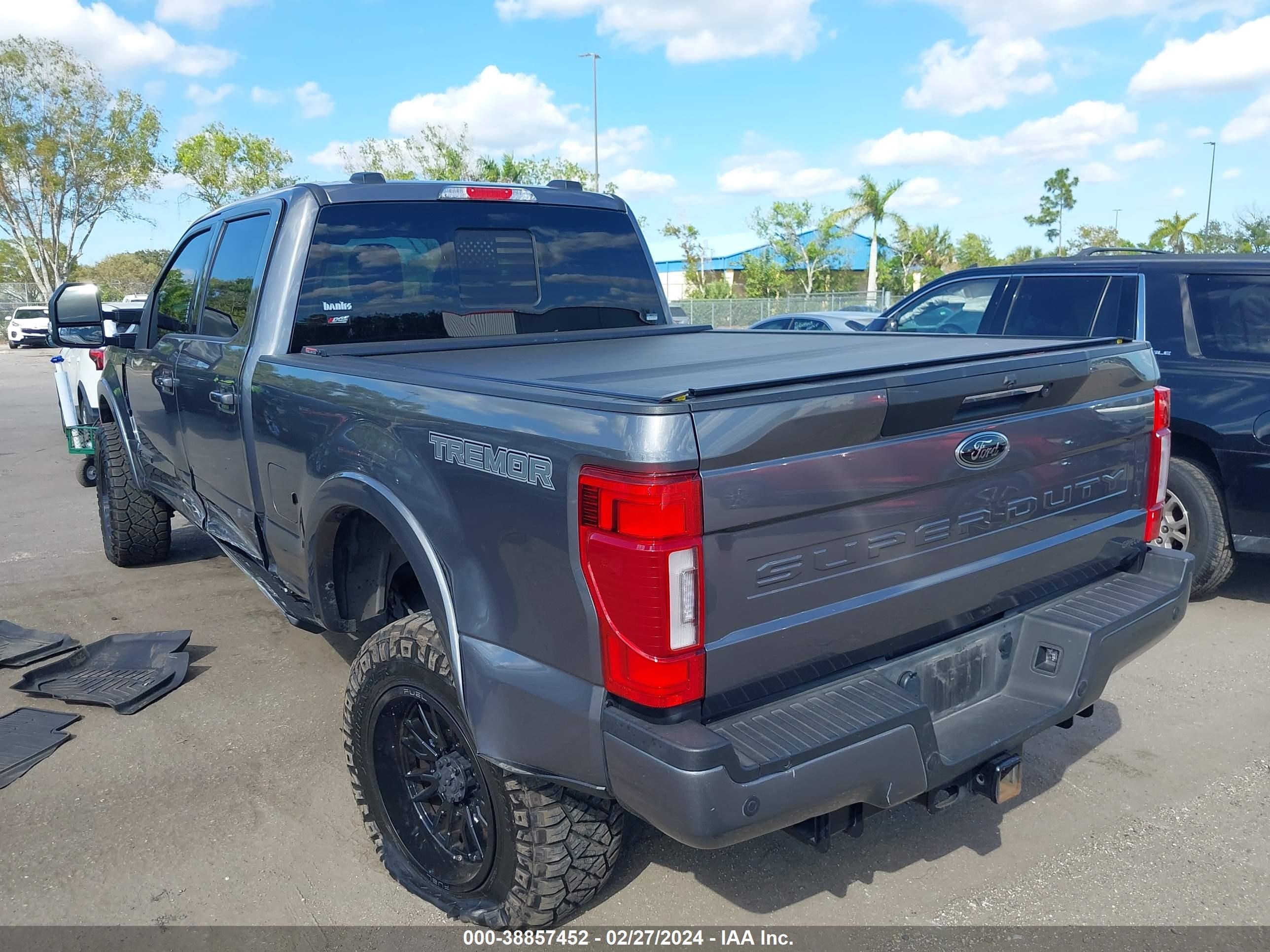 Photo 2 VIN: 1FT8W2BT1NEE76899 - FORD F250 