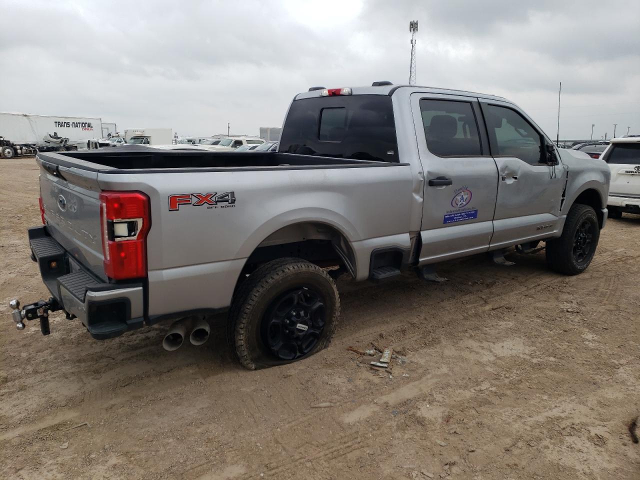 Photo 2 VIN: 1FT8W2BT7PEC23931 - FORD F250 