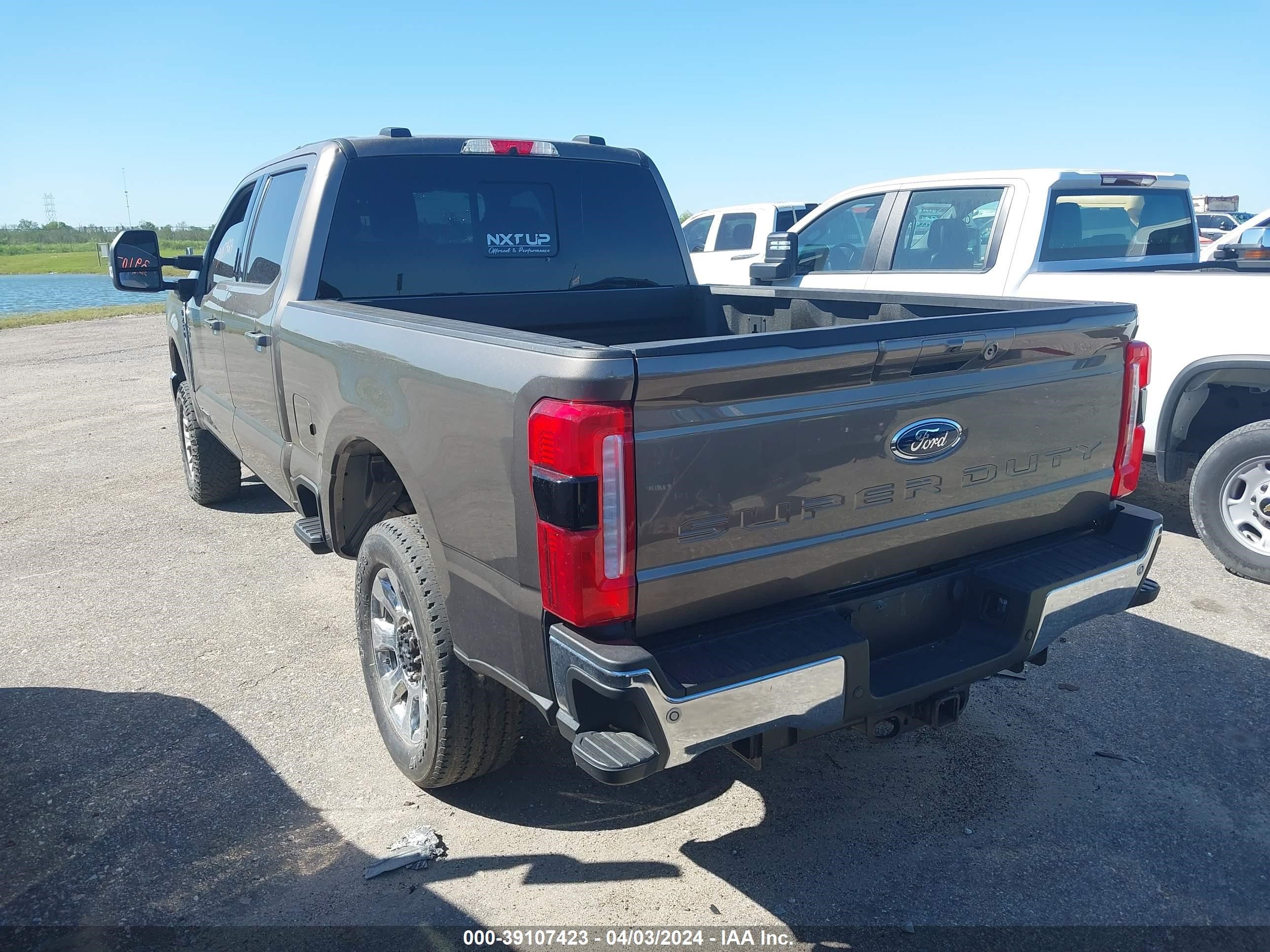 Photo 2 VIN: 1FT8W2BT8PEC24019 - FORD F250 