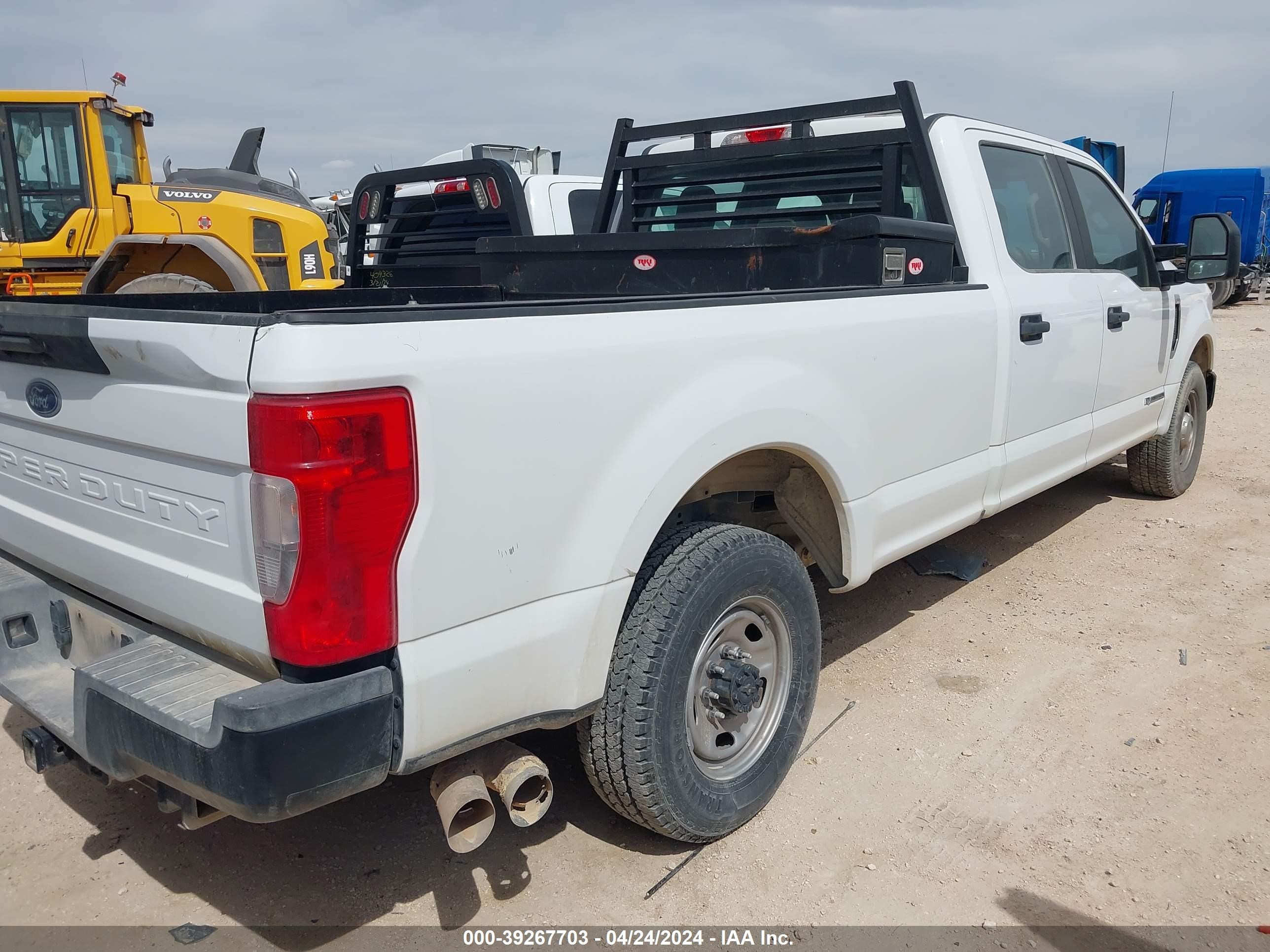 Photo 3 VIN: 1FT8W3AT4MEC30872 - FORD F350 