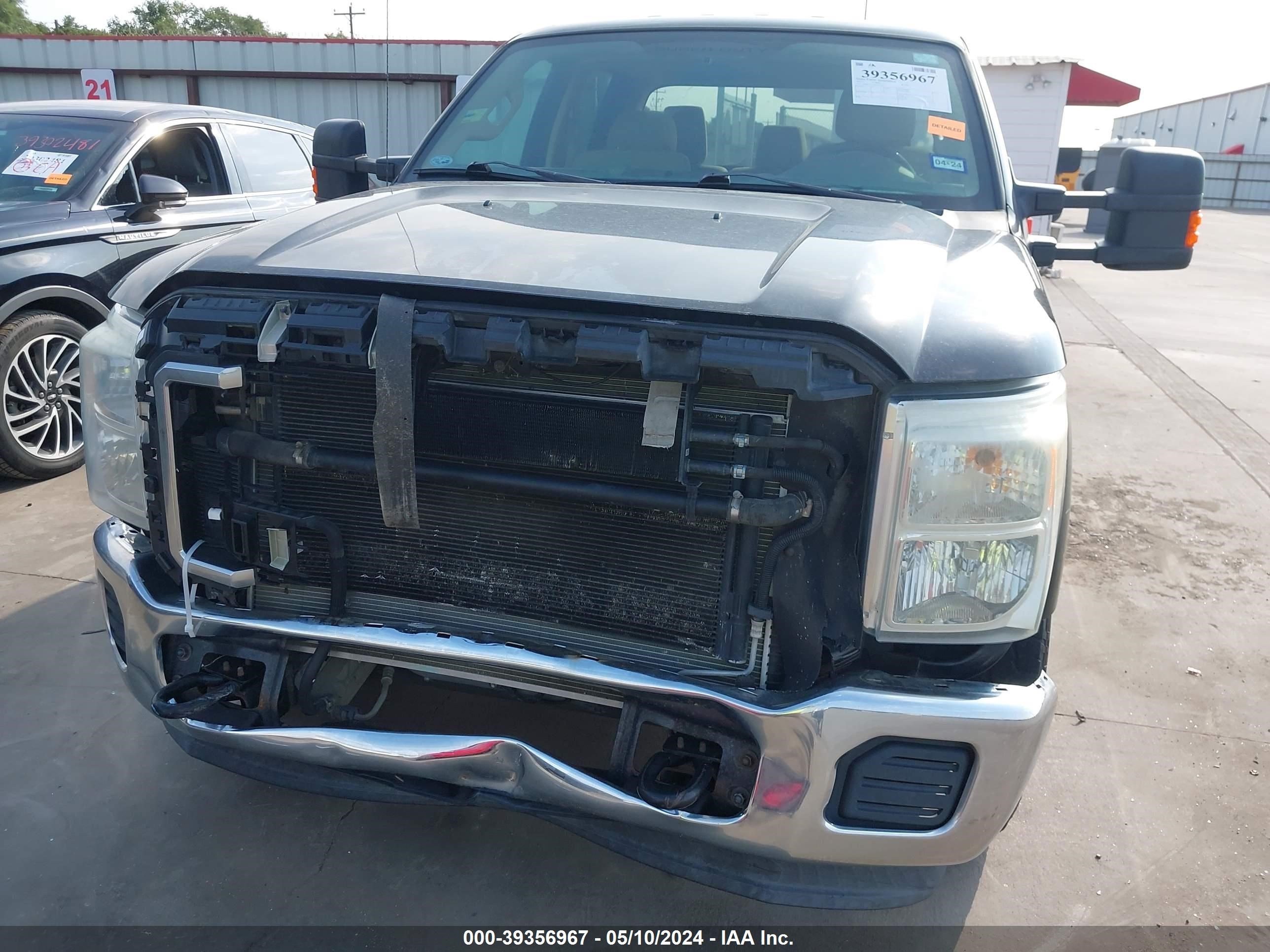 Photo 10 VIN: 1FT8W3ATXBEC35202 - FORD F350 