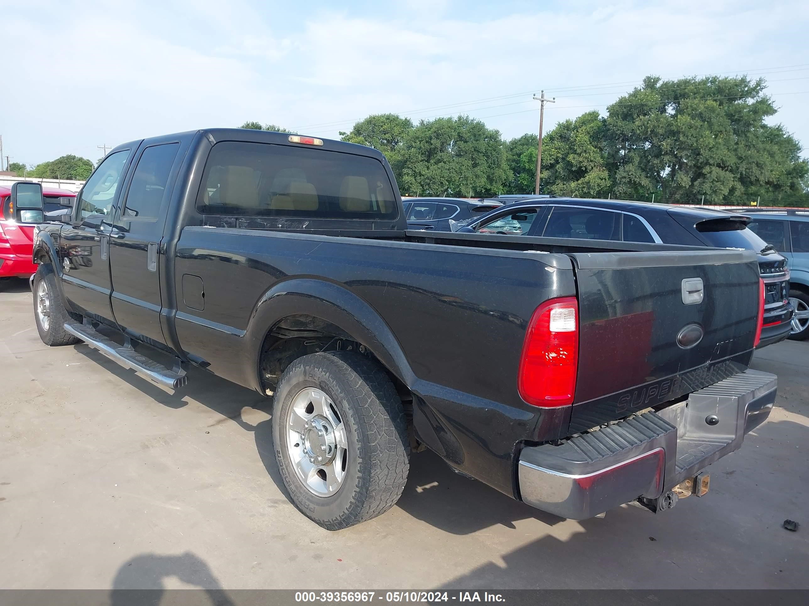 Photo 2 VIN: 1FT8W3ATXBEC35202 - FORD F350 