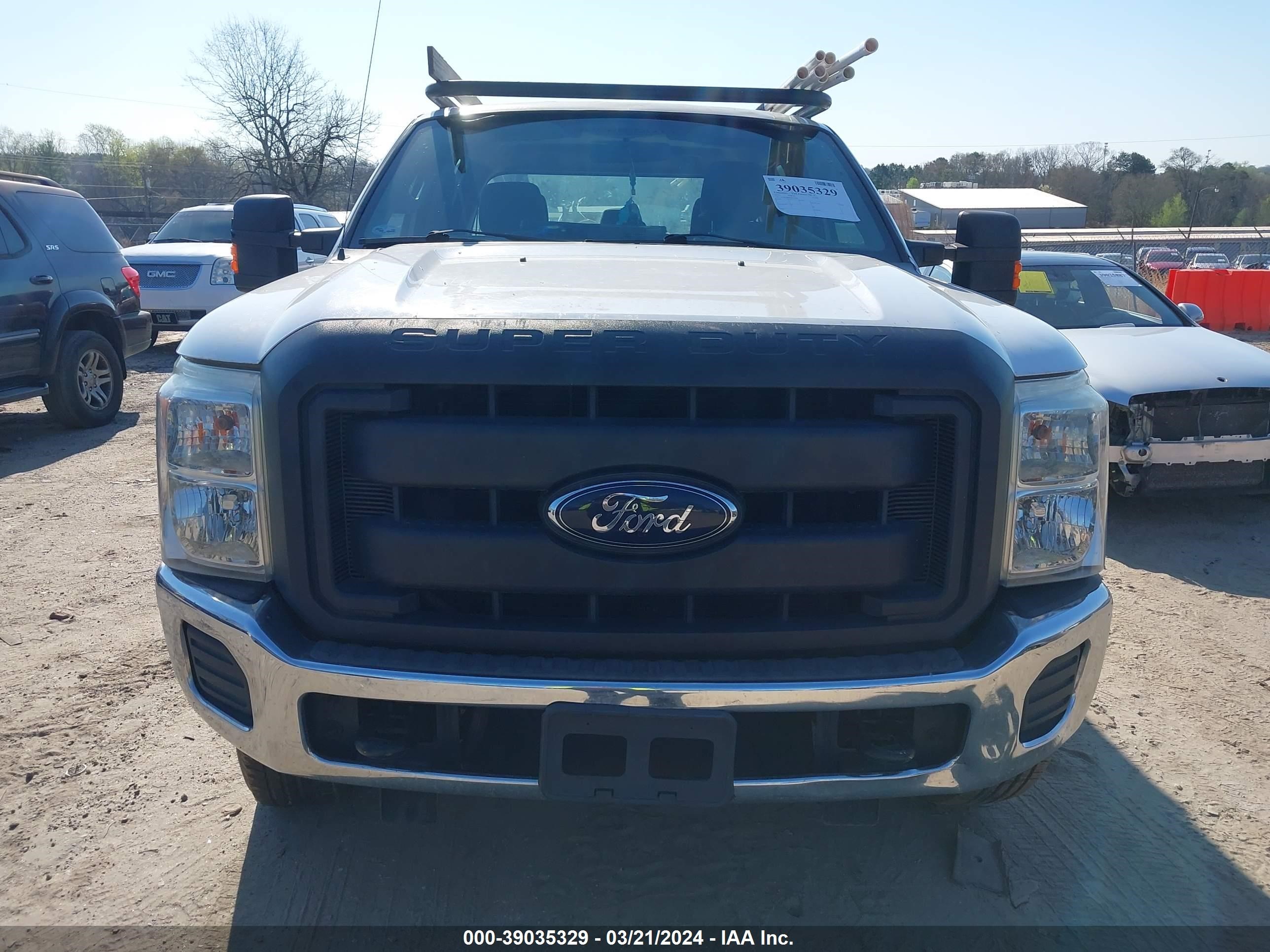 Photo 11 VIN: 1FT8W3B60CEB57488 - FORD F350 