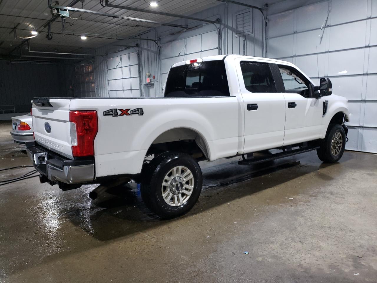 Photo 2 VIN: 1FT8W3B61KEC01898 - FORD F350 