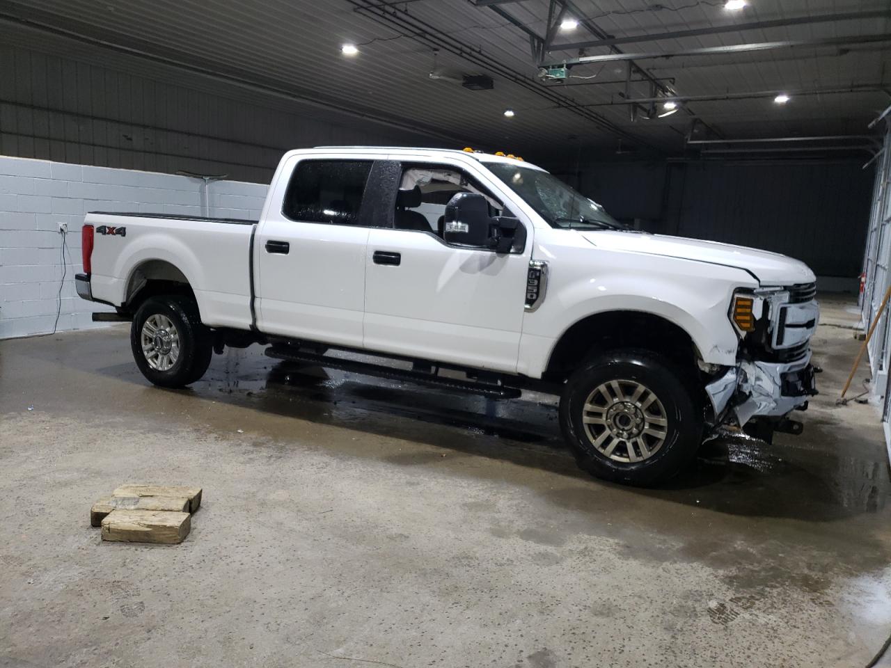 Photo 3 VIN: 1FT8W3B61KEC01898 - FORD F350 