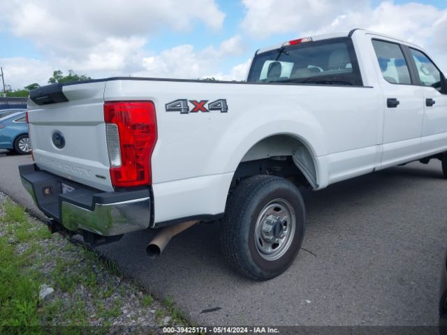 Photo 3 VIN: 1FT8W3B61KEE28251 - FORD F-350 