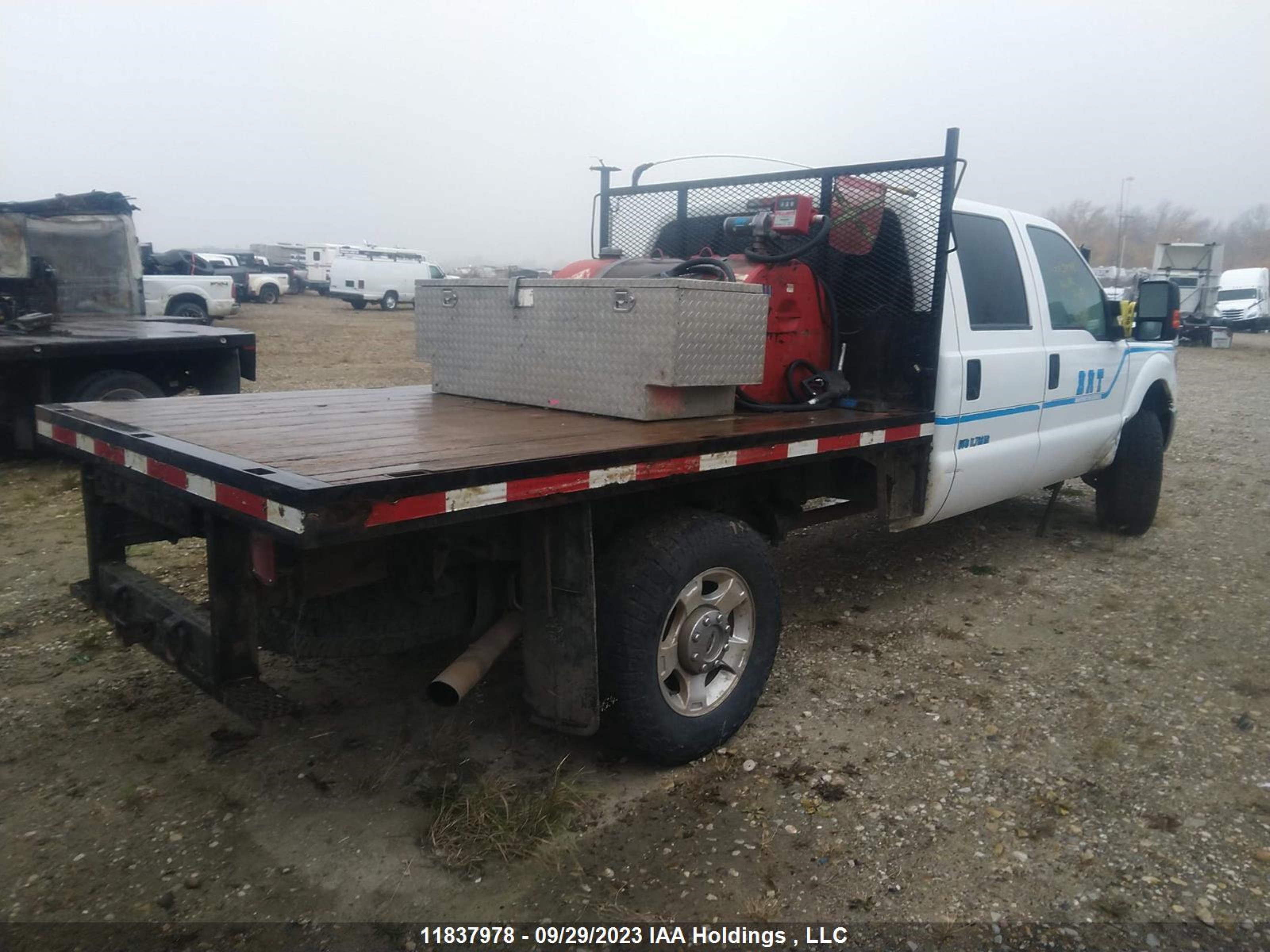 Photo 3 VIN: 1FT8W3B63FEA78644 - FORD F350 