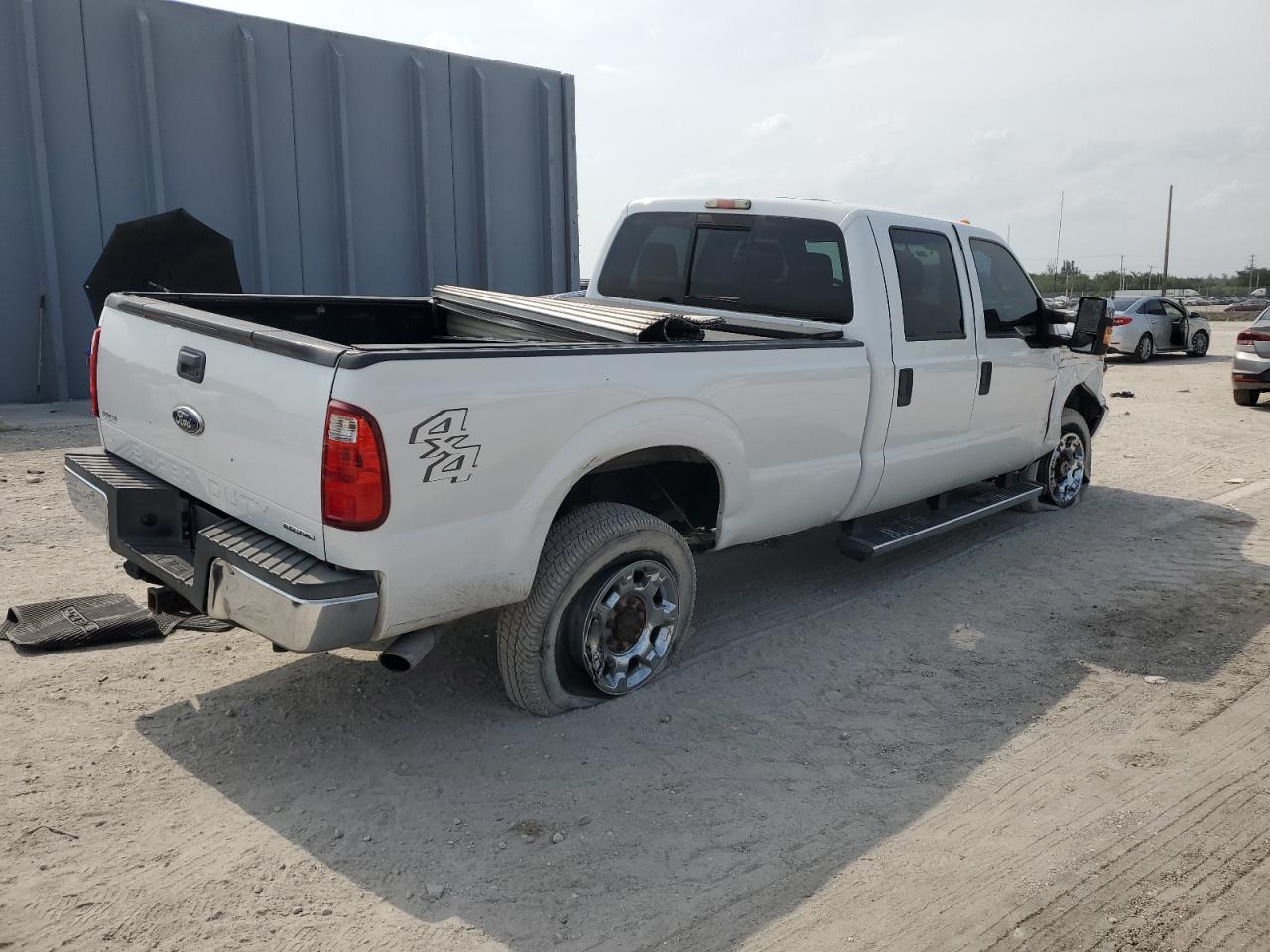 Photo 2 VIN: 1FT8W3B68CEA05765 - FORD F350 